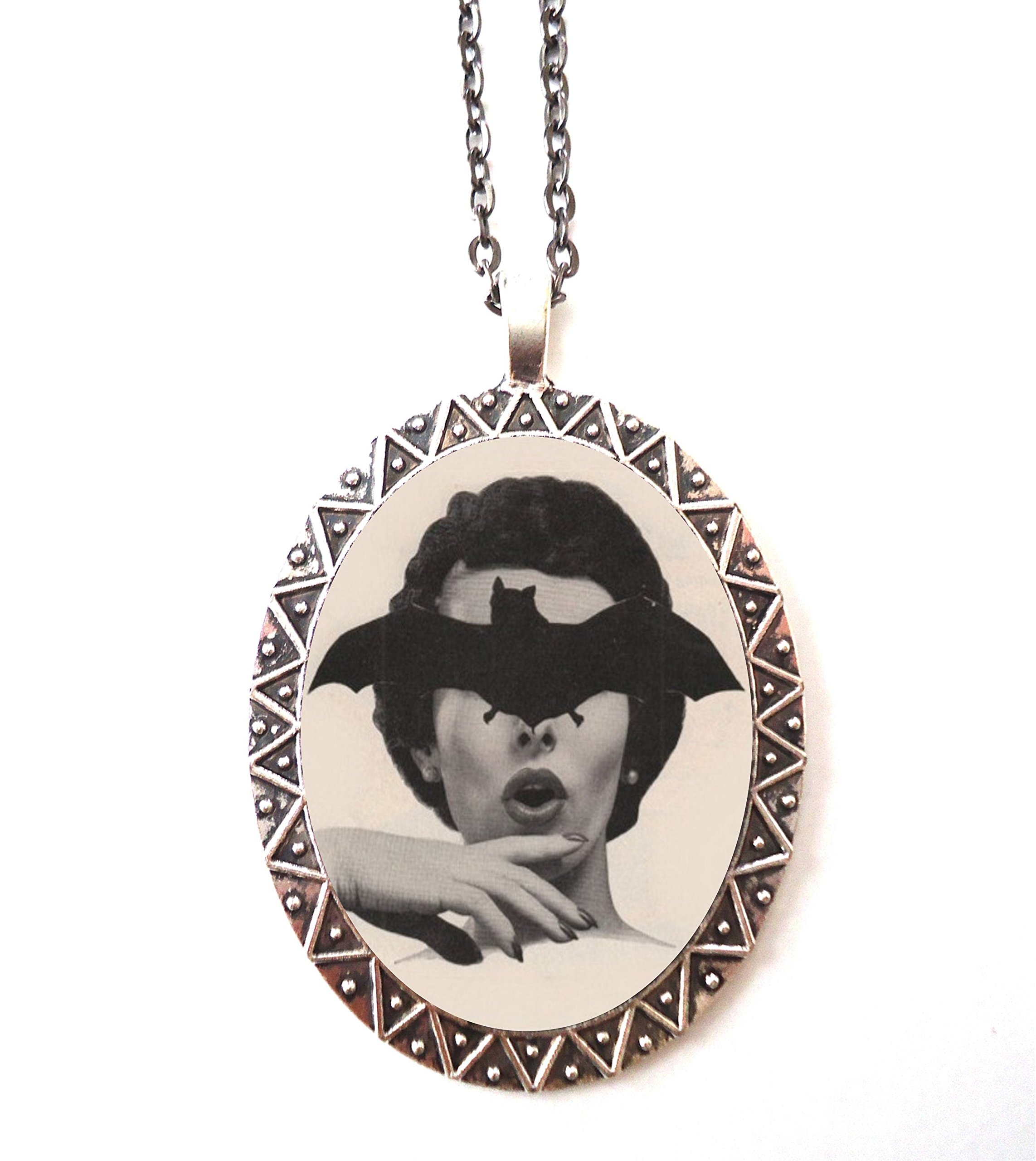 Silver Tone Bat Face Necklace Pendant - Gothic Retro Jewelry for Women - Perfect for Halloween, Gothic Fashion & Unique Style Accessories