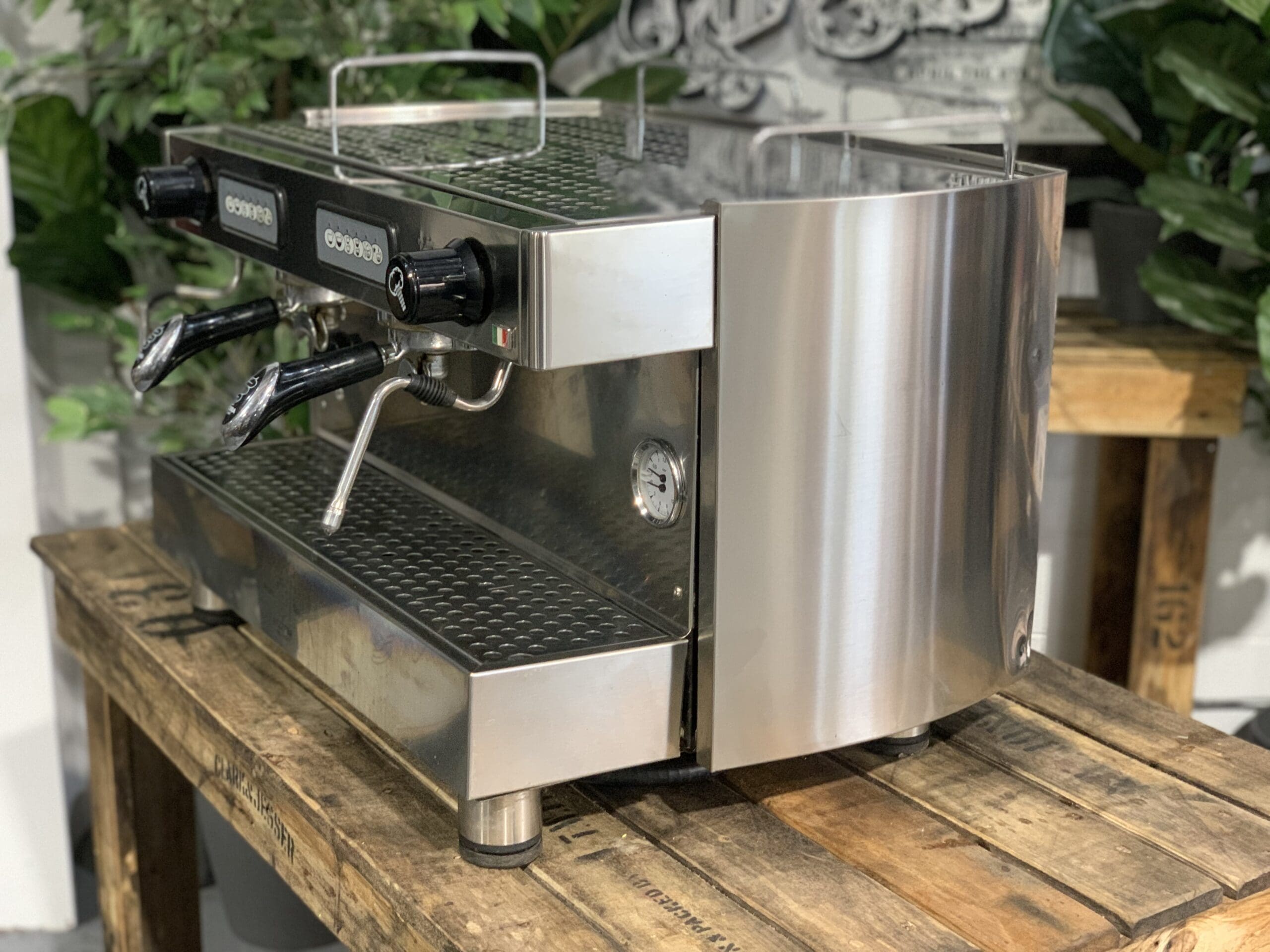 Bezzera B2013 Commercial 2 Group Espresso Machine - Stainless Steel Coffee Maker for Cafes & Restaurants | Perfect for High-Volume Brewing & Professional Baristas