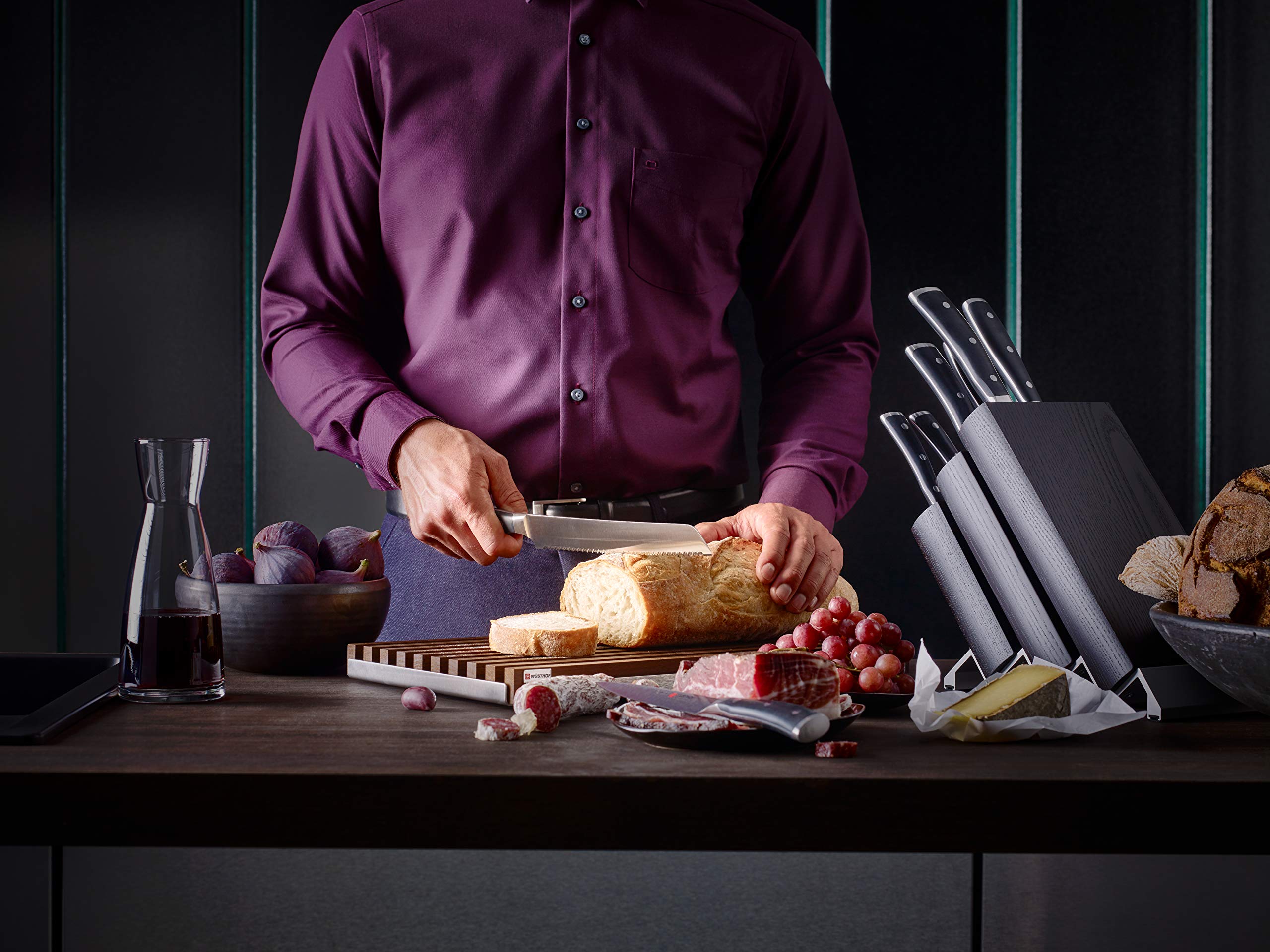 Wusthof Classic IKON Bread Knife - 8-Inch Stainless Steel Blade - Black Handle - Perfect for Slicing Bread, Baguettes & Pastries - Ideal for Home Kitchens & Professional Bakers