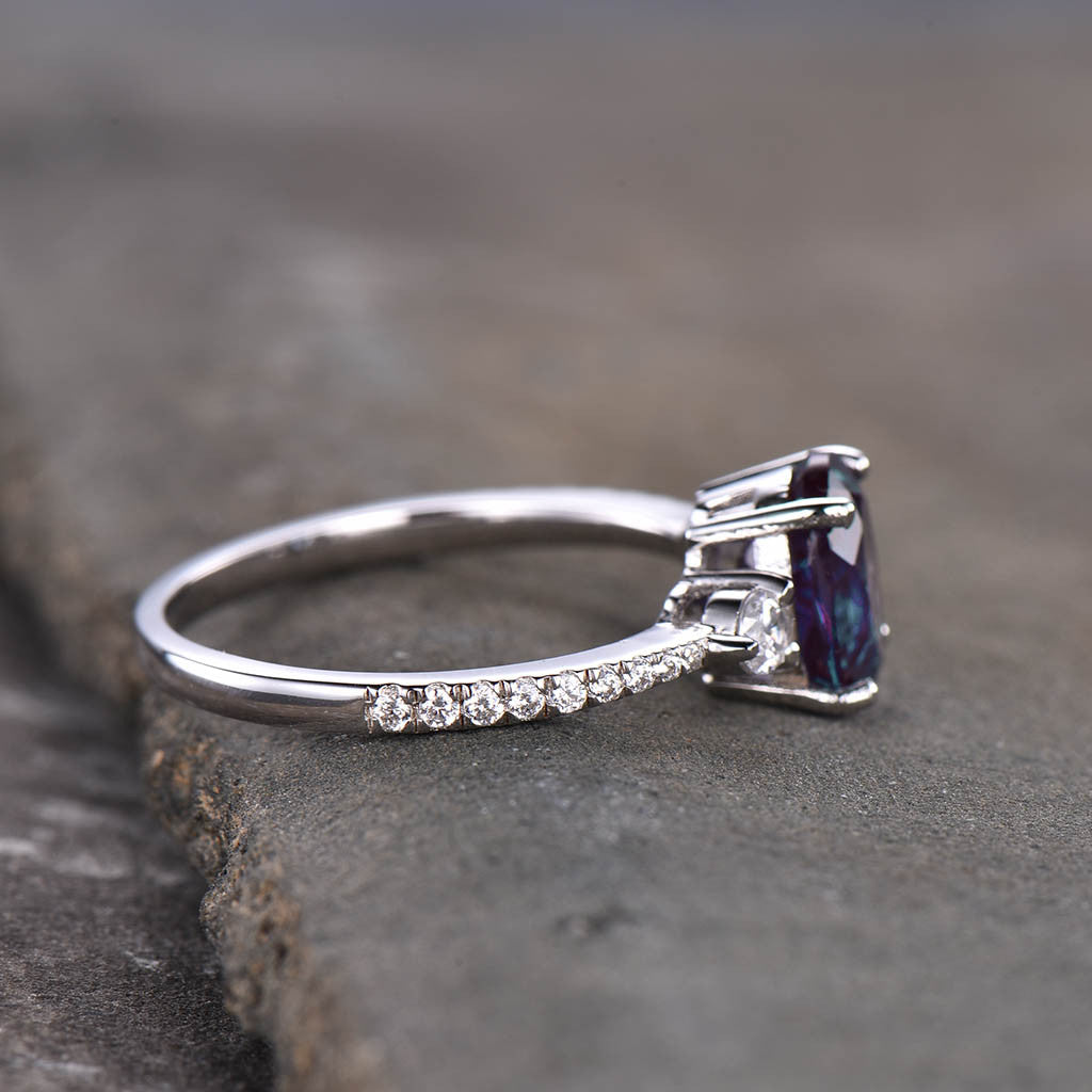 Three Stone Color Changing Lab-Created Oval Alexandrite Engagement Ring for Women – Perfect for Proposals, Weddings & Anniversary Gifts