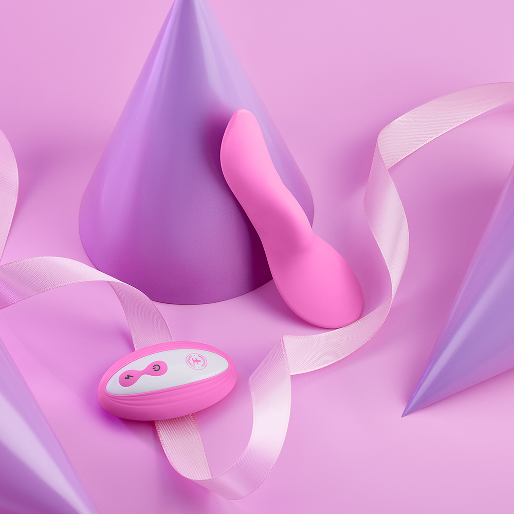 FemmeFunn Unda Remote Control Slimline Silicone Panty Vibrator - Discreet Wearable Clitoral Stimulator for Couples Play & Solo Pleasure