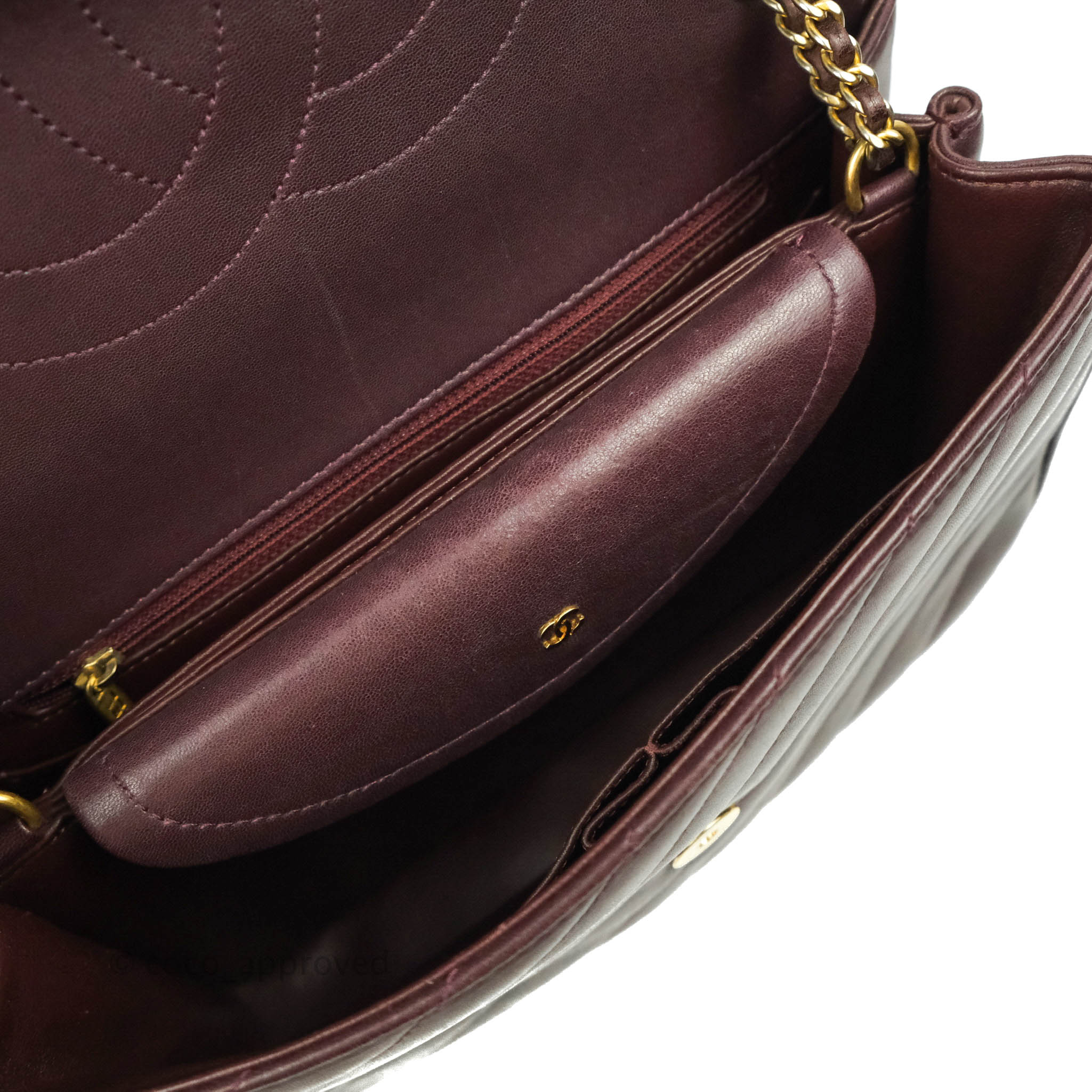 Chanel CC Signature Flap Bag in Diagonal Burgundy Calfskin with Aged Gold Hardware - Luxury Crossbody Purse for Women, Perfect for Date Night & Special Occasions