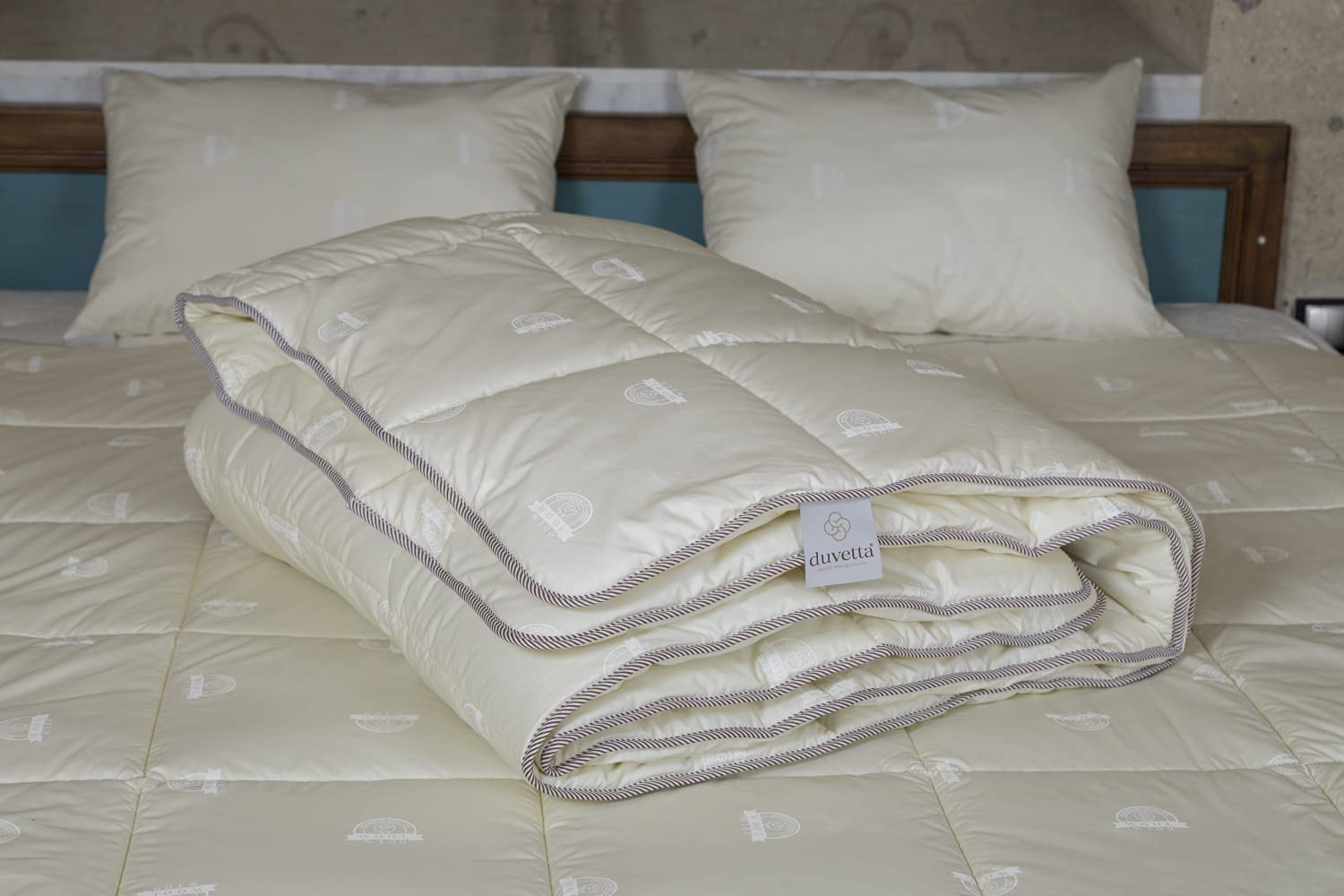 HT Design Twin Size Premium New Zealand Washable Wool Comforter - All Season Blanket with 100% Cotton Cover & Medium Weight Wool Fill - Wool Duvet Quilt 68