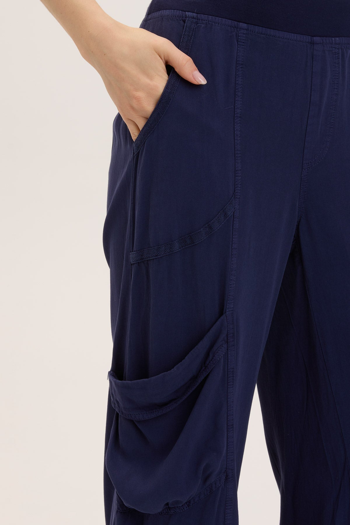 Stylish Twill Faulkner Crop Top for Women - Trendy Casual & Work Wear - Perfect for Office, Outings & Everyday Fashion