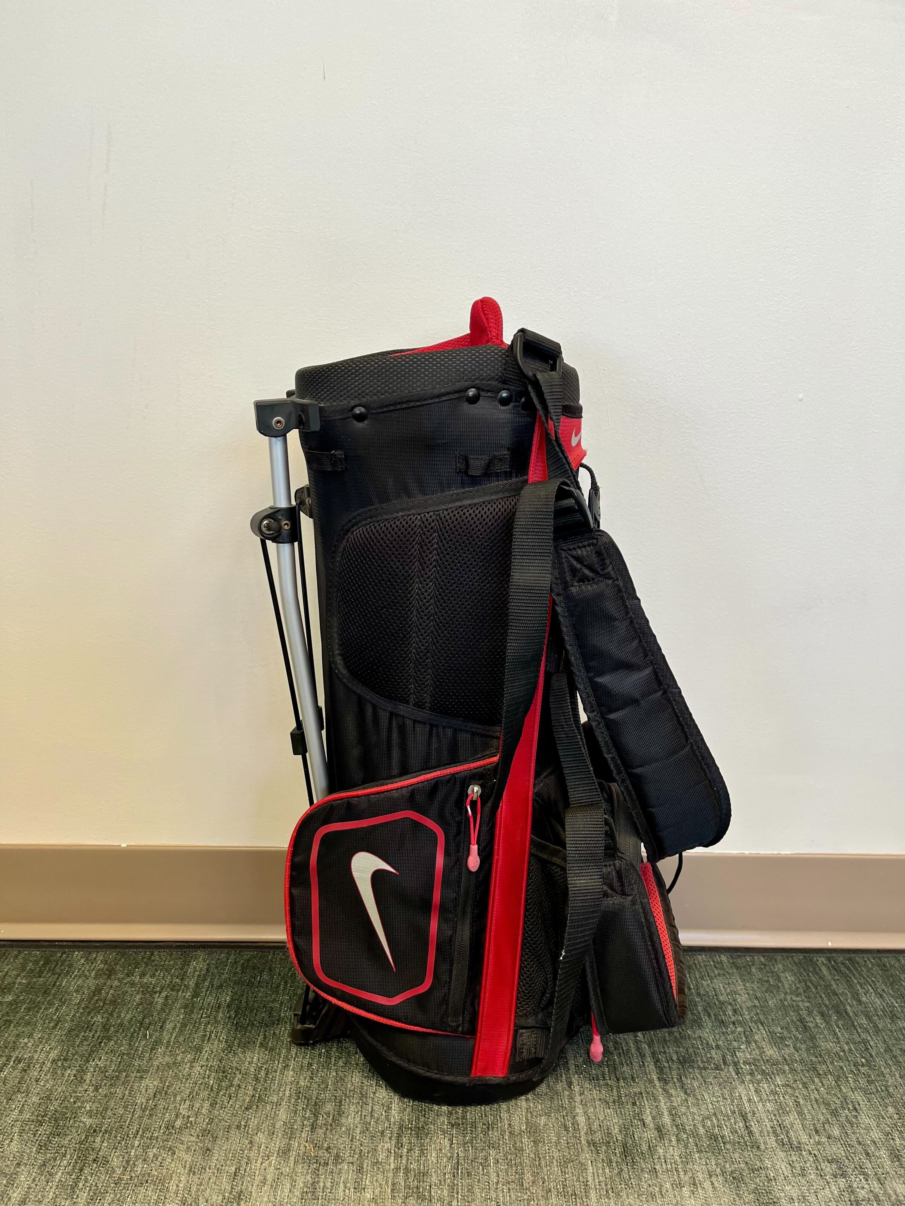Nike Golf Stand Bag with 4 Dividers & 4 Pockets - Black/Red - Lightweight Durable Golf Bag for Men & Women - Perfect for Course Play, Driving Range & Golf Tournaments