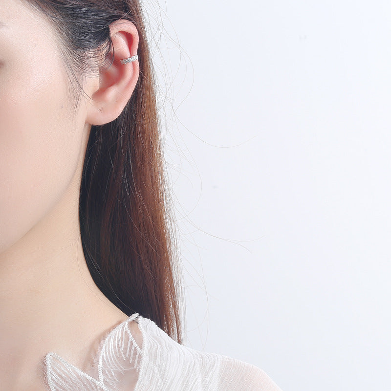 18K Gold Cartilage Ear Cuff Clip - Non Pierced Earring for Helix & Outer Ear - Elegant Jewelry for Women, Perfect for Parties, Weddings & Everyday Wear