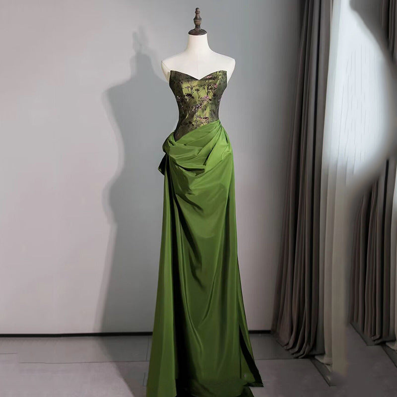 Elegant Green Strapless A-Line Satin Prom Dress - Vintage 1960s Style Evening Gown for Formal Events, Homecoming & Special Occasions