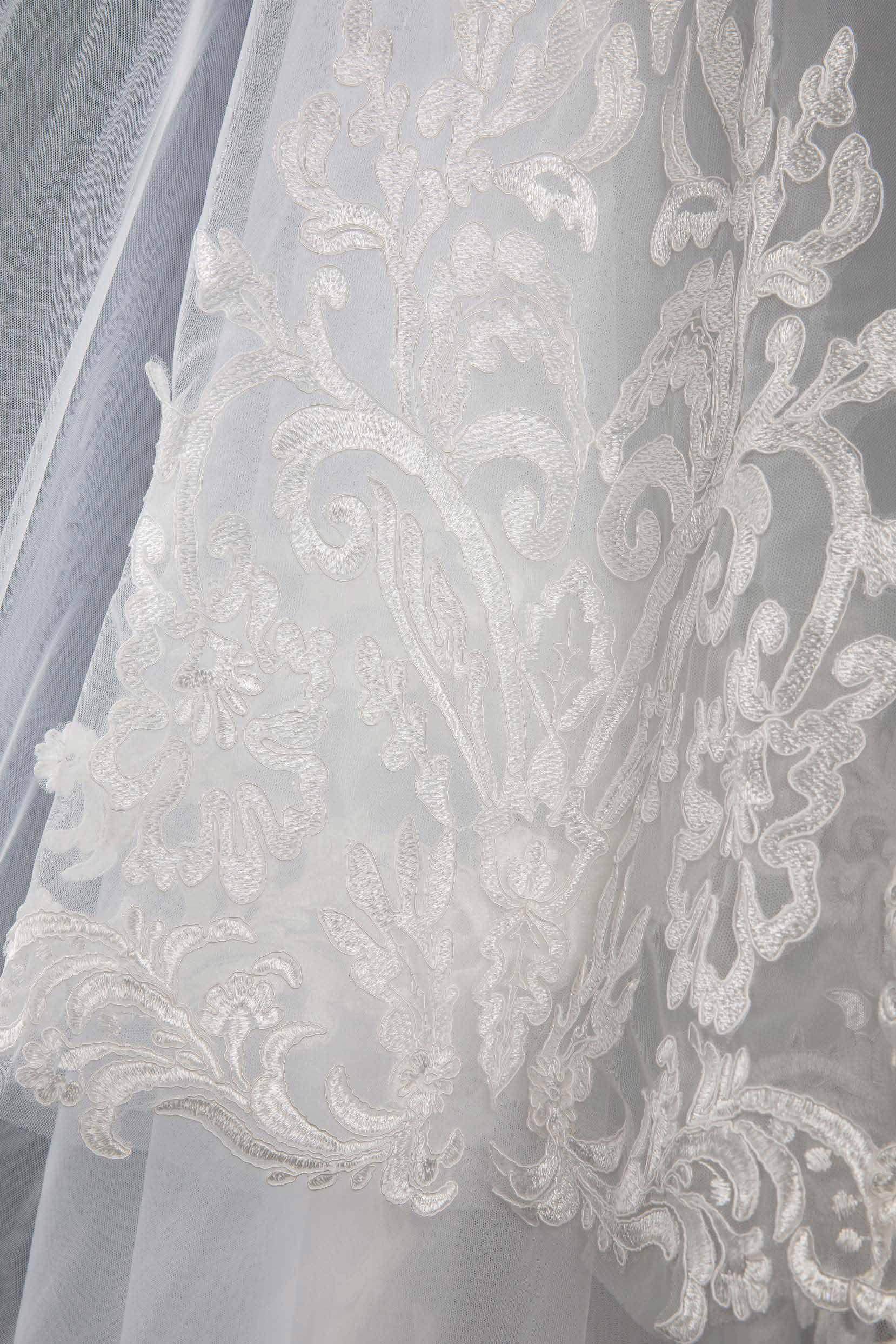Elegant One-Tier Lace Edge Tulle Cathedral Wedding Veil with Floral Appliques (CV0287) - Perfect for Bridal Ceremonies, Photos & Romantic Occasions