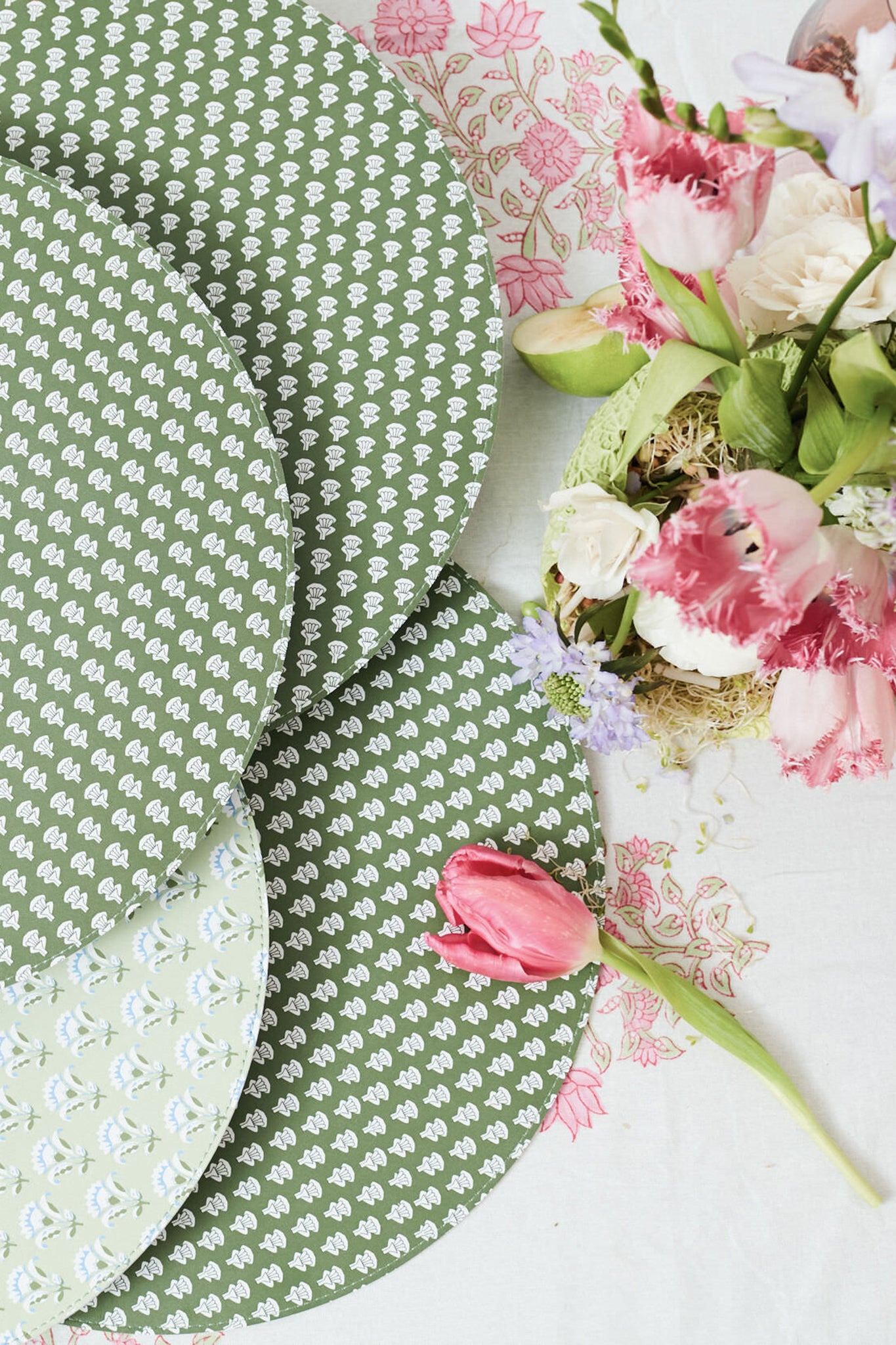 Botanic Reversible Wipeable Placemats Set of 4 - Waterproof Table Mats for Dining, Kitchen & Outdoor Use - Floral Design Home Decor