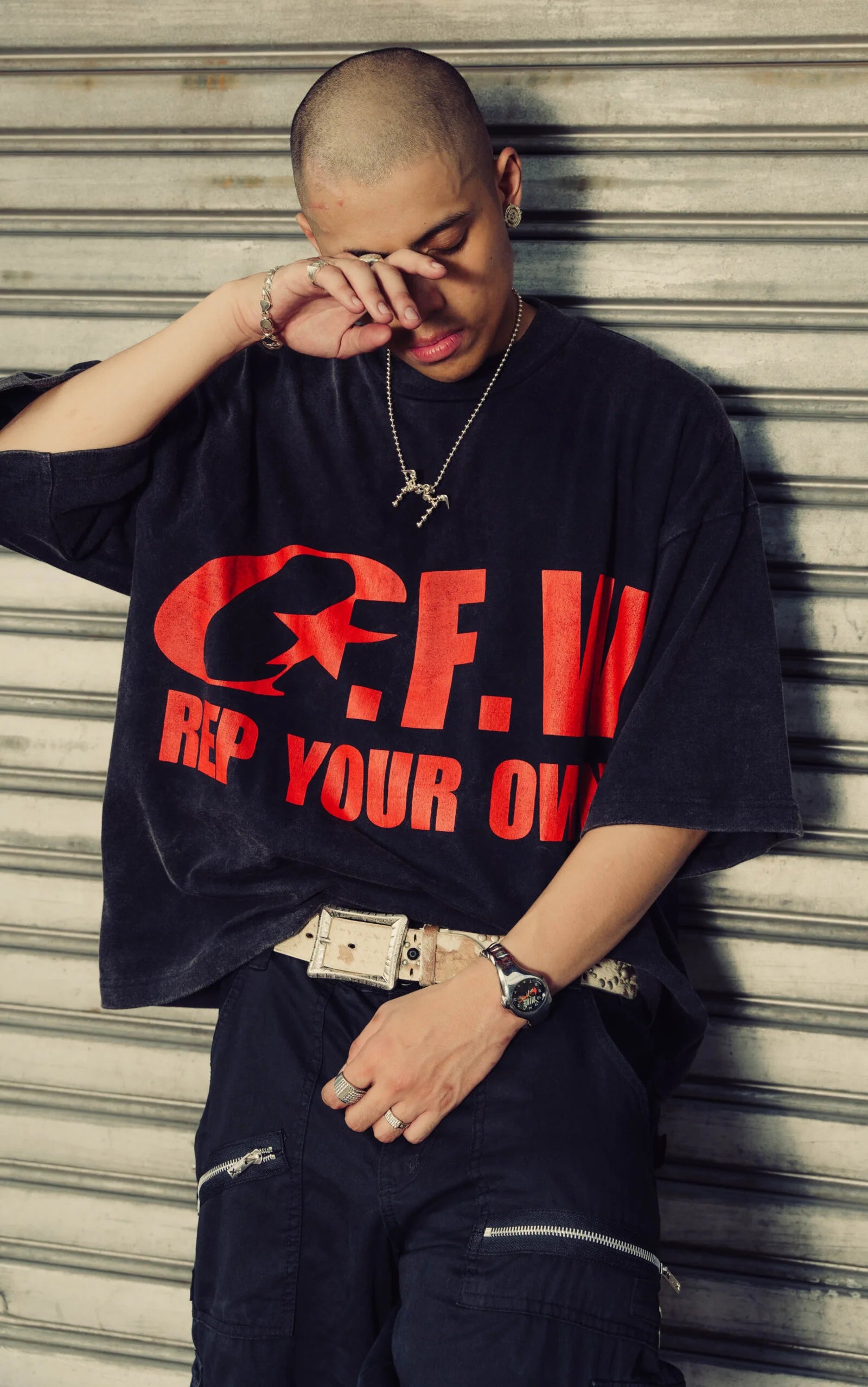 OZMNL O.F.W Vintage Box Tee - Retro Graphic T-Shirt for Men & Women - Perfect for Casual Wear, Street Style & Vintage Fashion Lovers