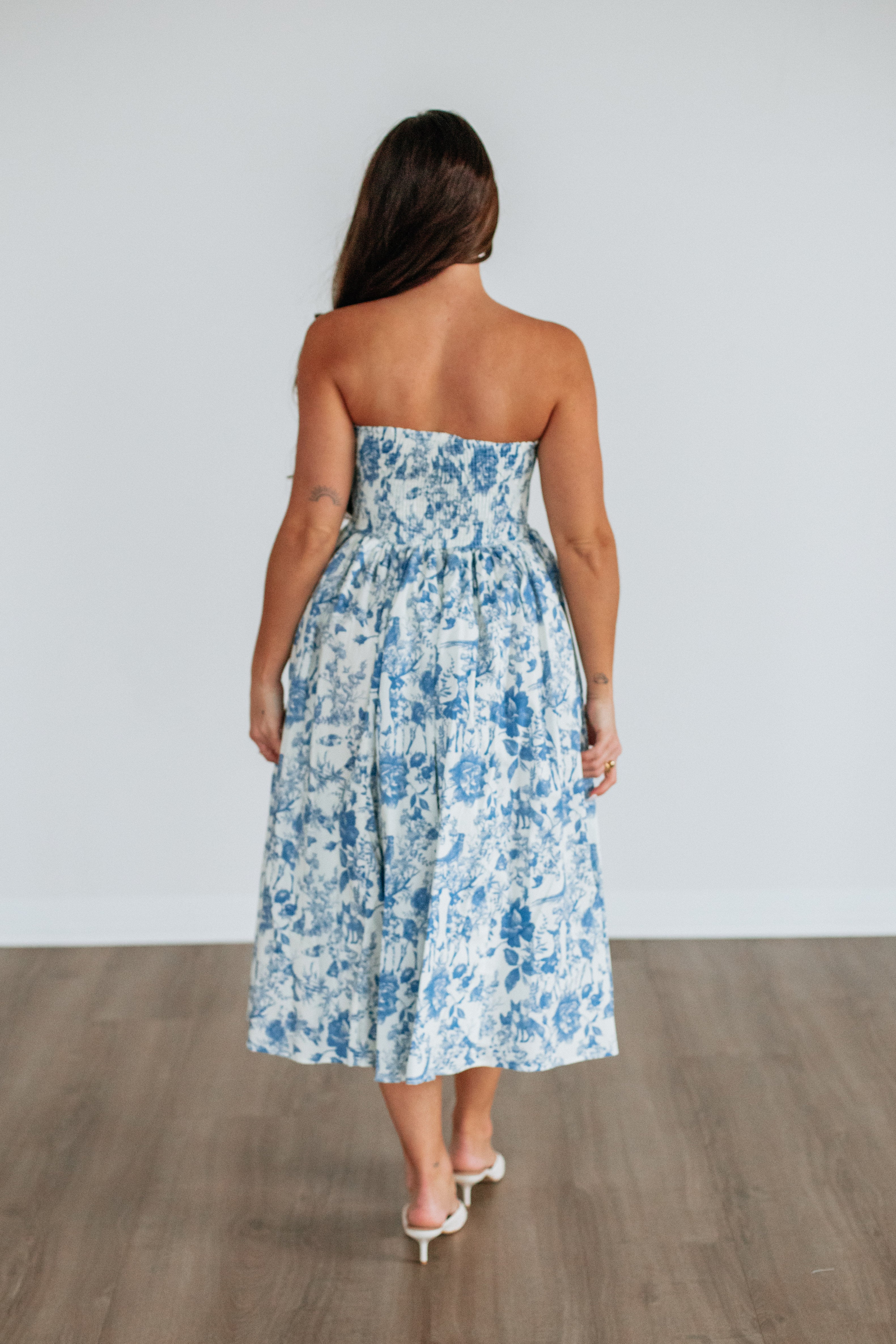 Ines Floral Dress for Women - Elegant Summer Flowy Maxi Dress with V-Neck & Floral Print - Perfect for Beach, Vacation, and Casual Outings