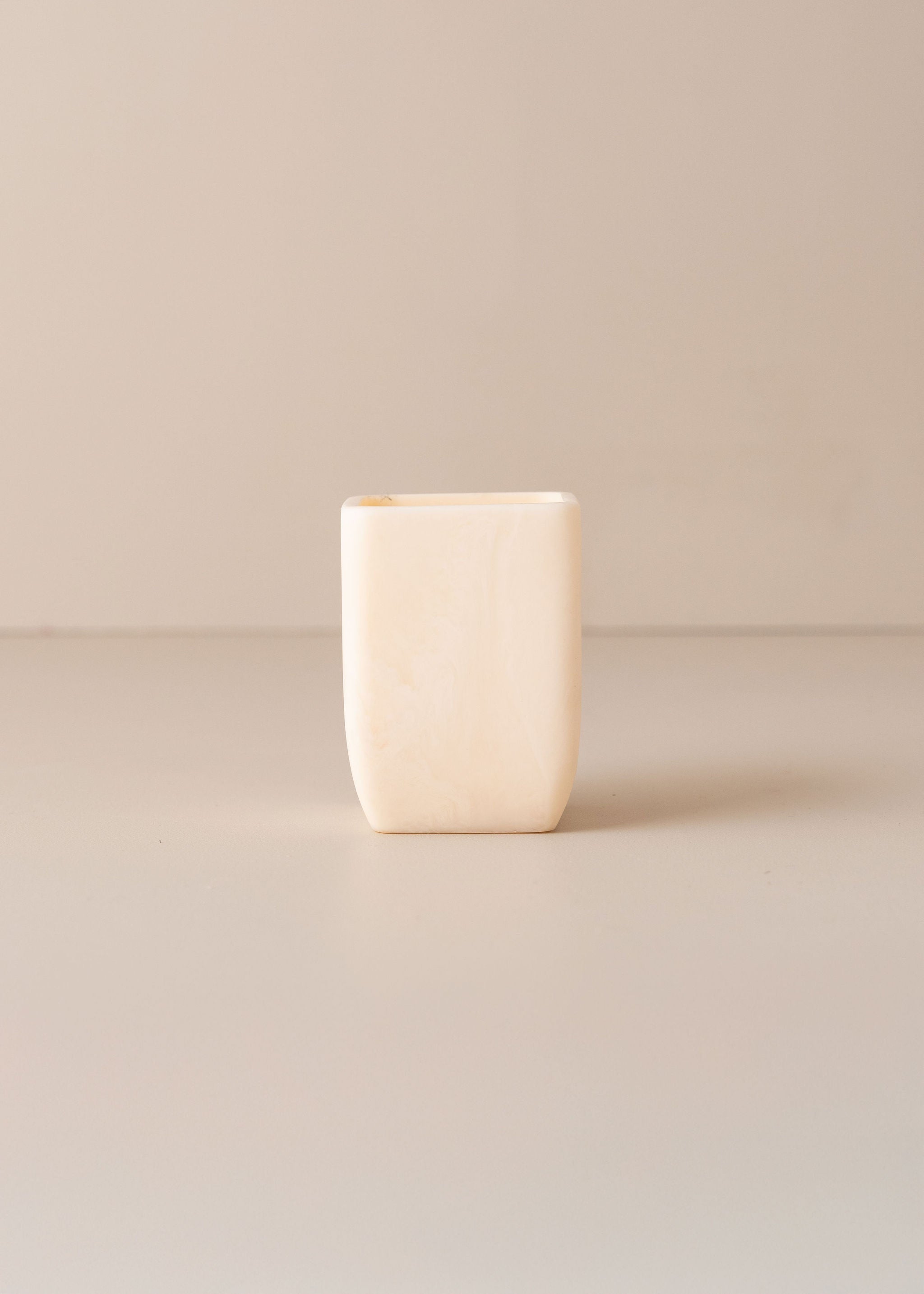 Flow Resin Toothbrush Holder - Marshmallow Design for Bathroom Countertop Organization | Stylish & Durable Toothbrush Stand for Home, Office, or Travel Use