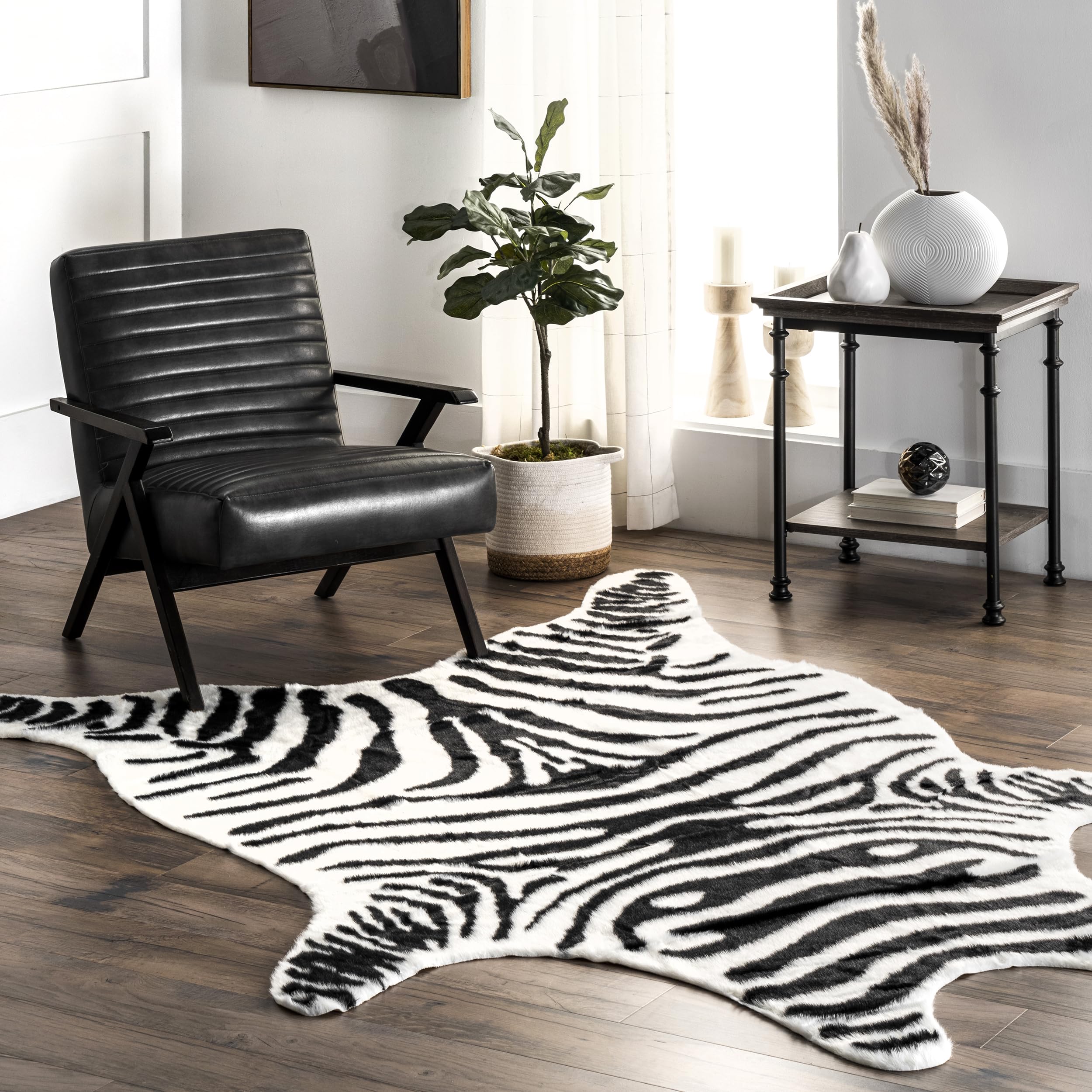 nuLOOM Jayla Black 6' x 8' Washable Area Rug - Stain Resistant, Medium Pile for Living Room, Bedroom & Dining Room | Perfect for High Traffic Areas & Pet-Friendly Homes