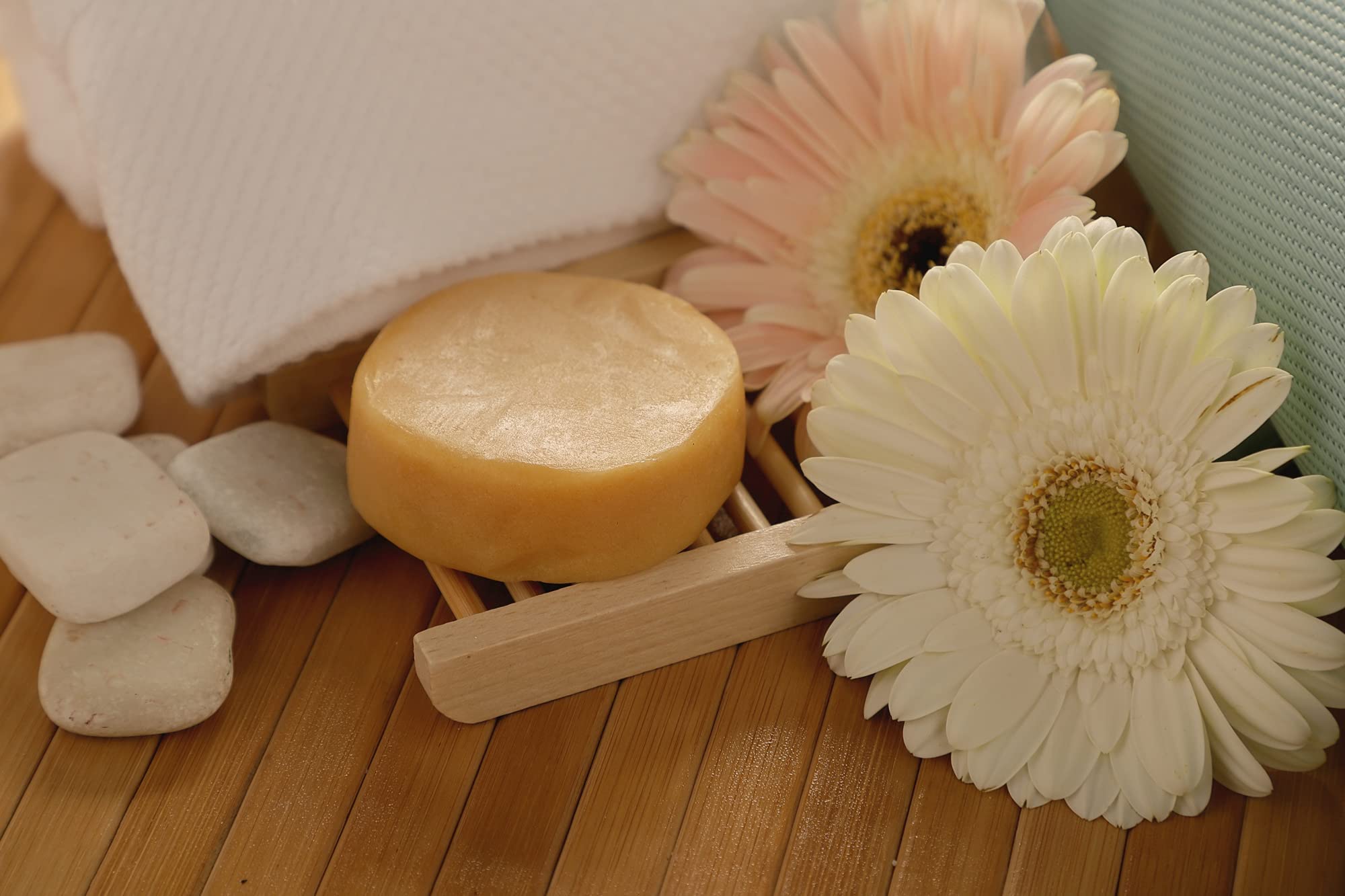 All-Natural Sulfate-Free Conditioner Bar for All Hair Types - Handmade with Lemon & Antioxidants to Nourish & Strengthen Hair - Zero Waste Eco-Friendly Hair Care for Daily Use & Travel