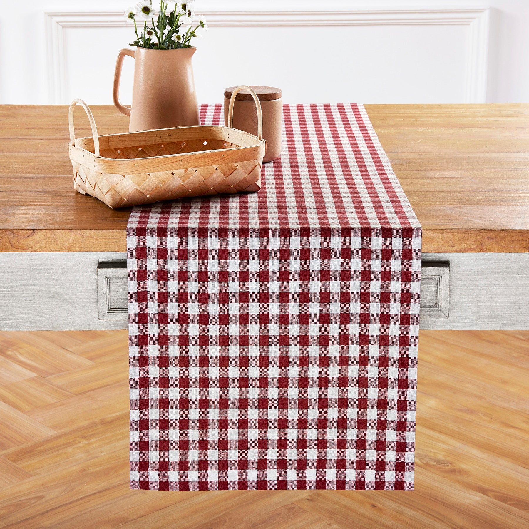 Stylish Gingham Table Runner for Dining & Kitchen Decor - Perfect for Farmhouse, Rustic, and Country Style Tables