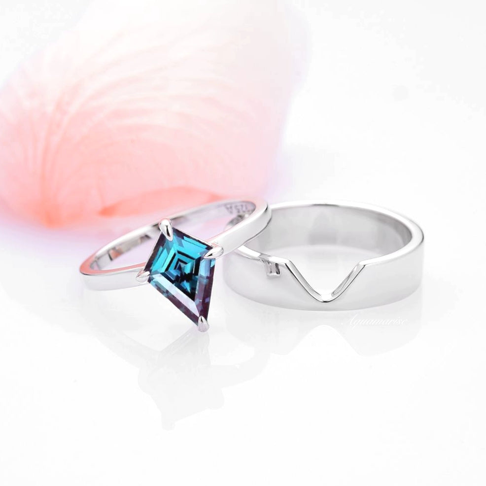 Minimalist Kite Cut Alexandrite Ring - 925 Sterling Silver Jewelry for Women | Elegant Birthstone Gift for Engagement, Anniversary & Special Occasions
