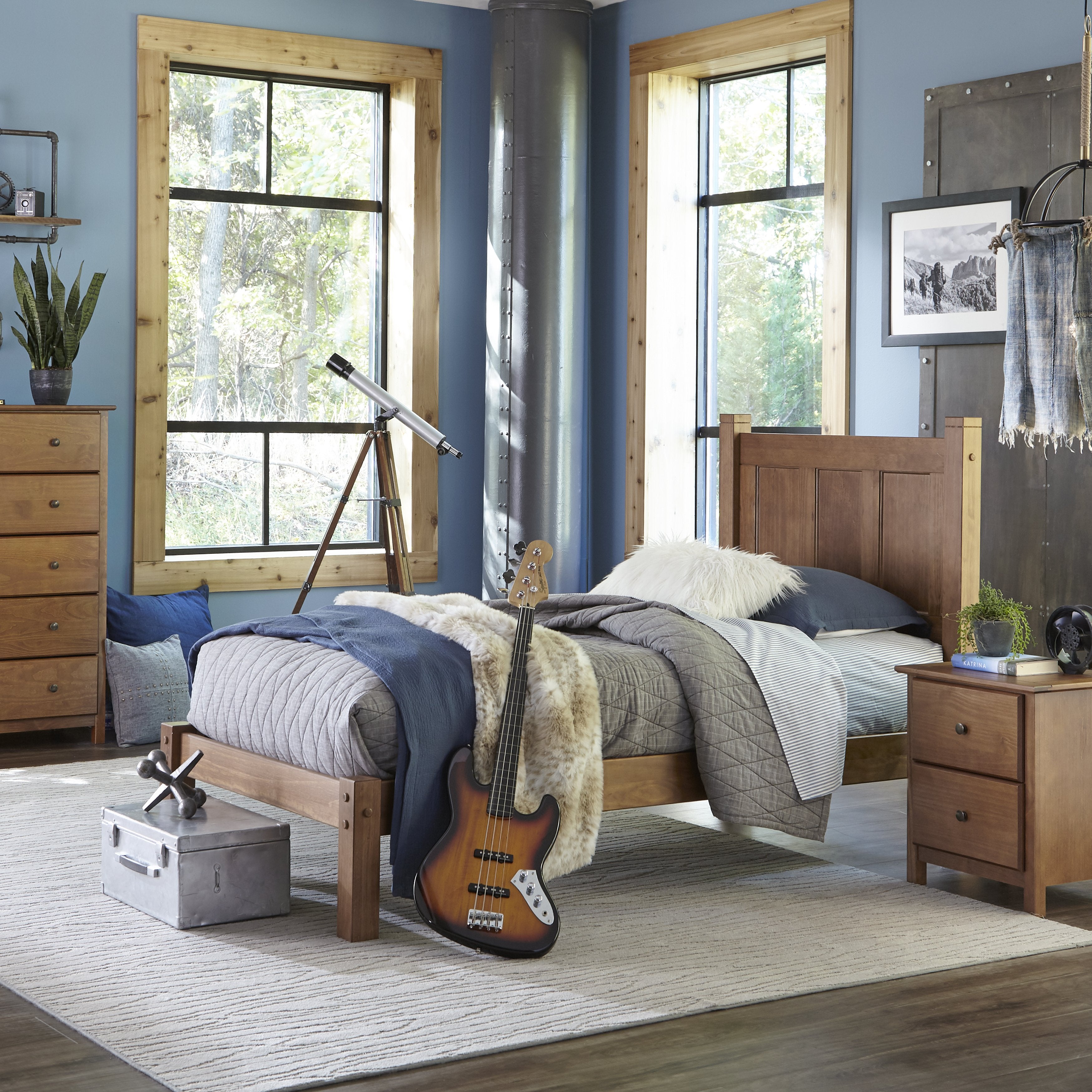 Shaker Panel Platform Bed Frame - Solid Wood Queen Size Bed with Storage, Modern Minimalist Design for Bedroom - Perfect for Small Spaces, Guest Rooms & Apartments
