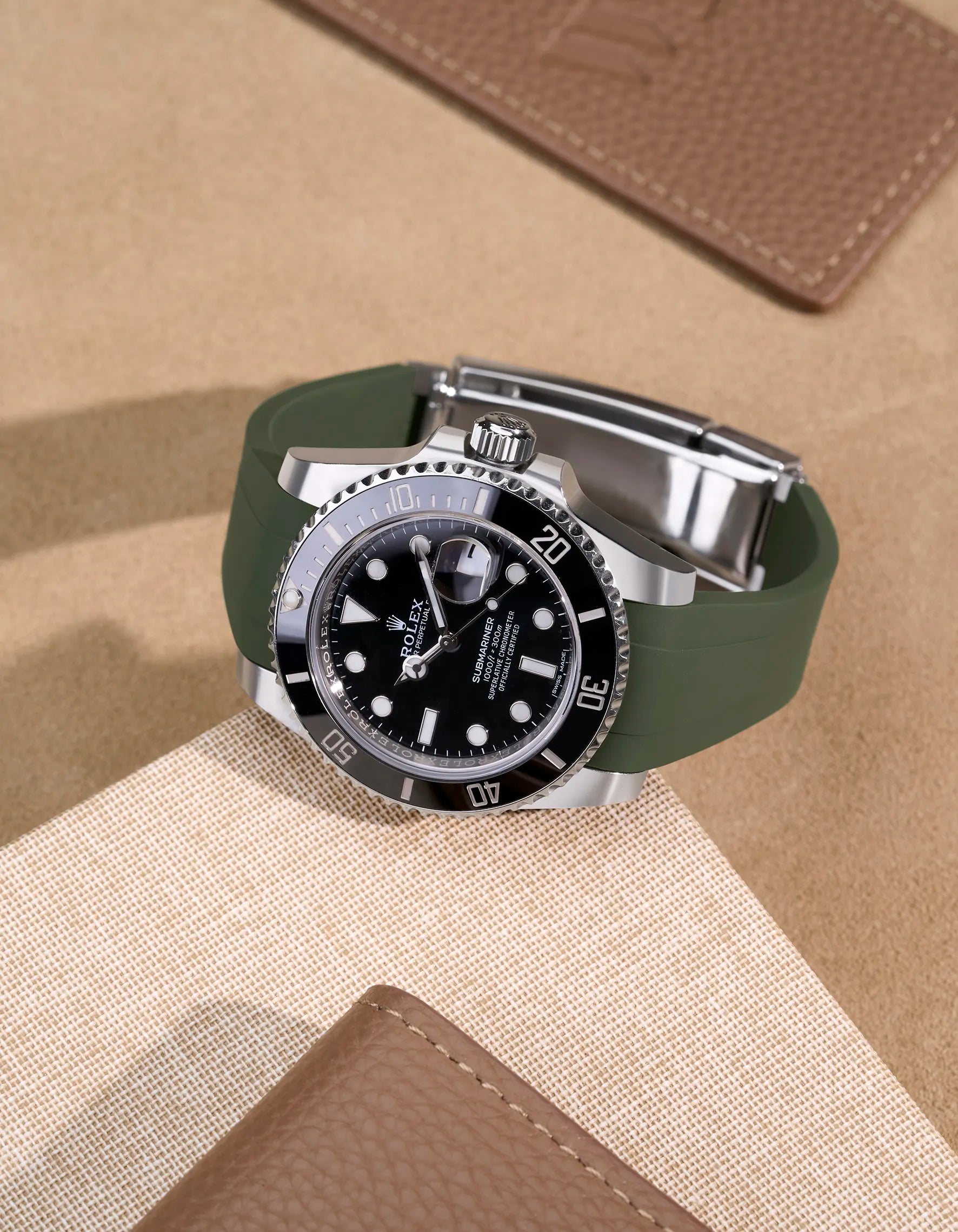 Premium FKM Rubber Watch Band with Original Clasp for Rolex Submariner 116610LN & 114060LN – Durable, Waterproof Replacement Strap for Diving, Swimming & Outdoor Activities