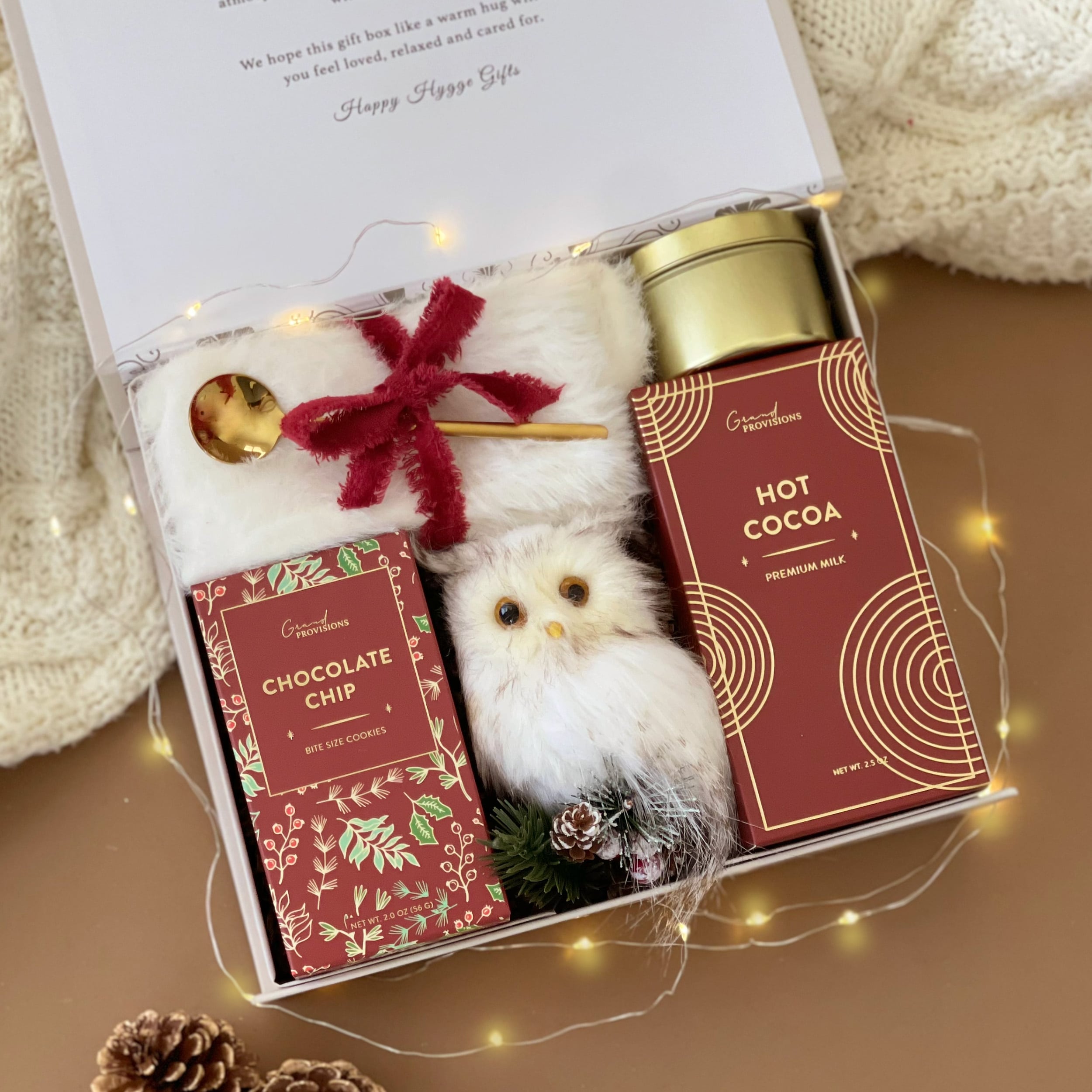 Hygge Gift Box for Cozy Moments | Unisex Holiday Comfort Set with Warm Treats & Festive Ornaments - Perfect for Christmas Gifts, Winter Relaxation & Home Decor