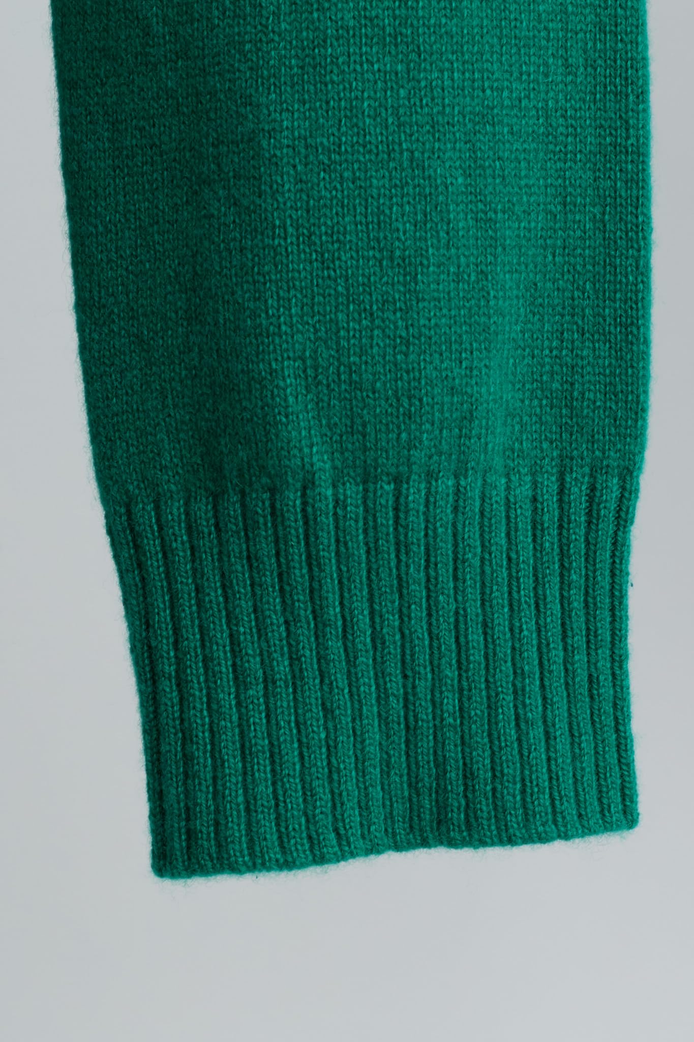 JENNIE LIU Women's 100% Pure Cashmere Sweater - Soft Long Sleeve Crewneck Pullover for Winter, Fall & Spring | Office Wear, Casual Outfits & Holiday Gift