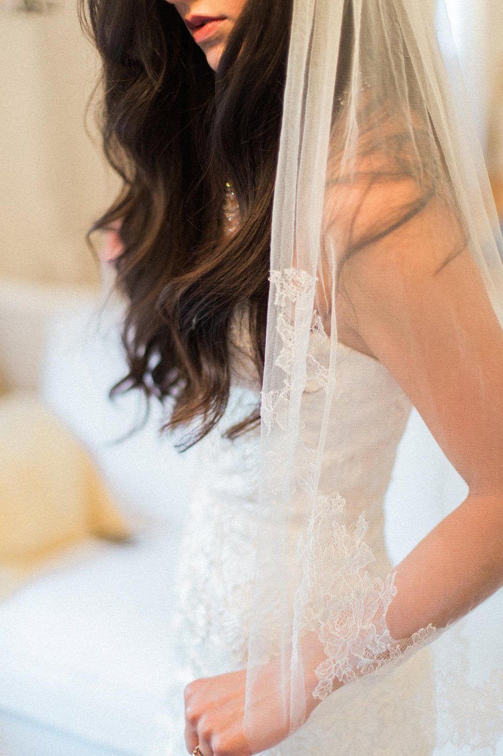 Ivory Eliza Bridal Tulle & French Lace Fingertip Veil - Elegant Wedding Accessory for Brides, Bridal Shower & Photo Shoots
