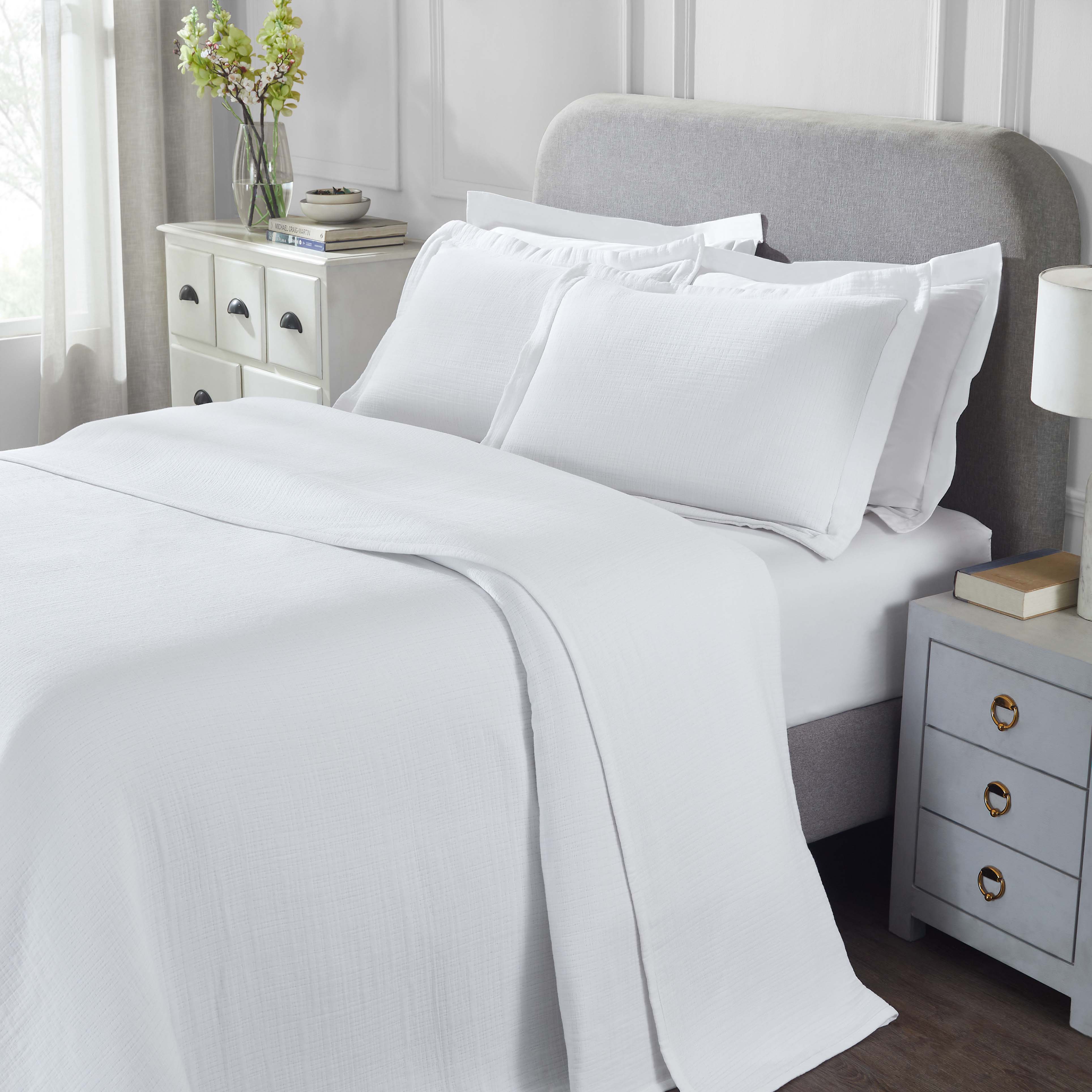 Valencia Cotton Reversible Medium Weight Matelasse Bedspread Set - Queen Size, All-Season Luxury Bedding for Master Bedroom & Guest Room Decor