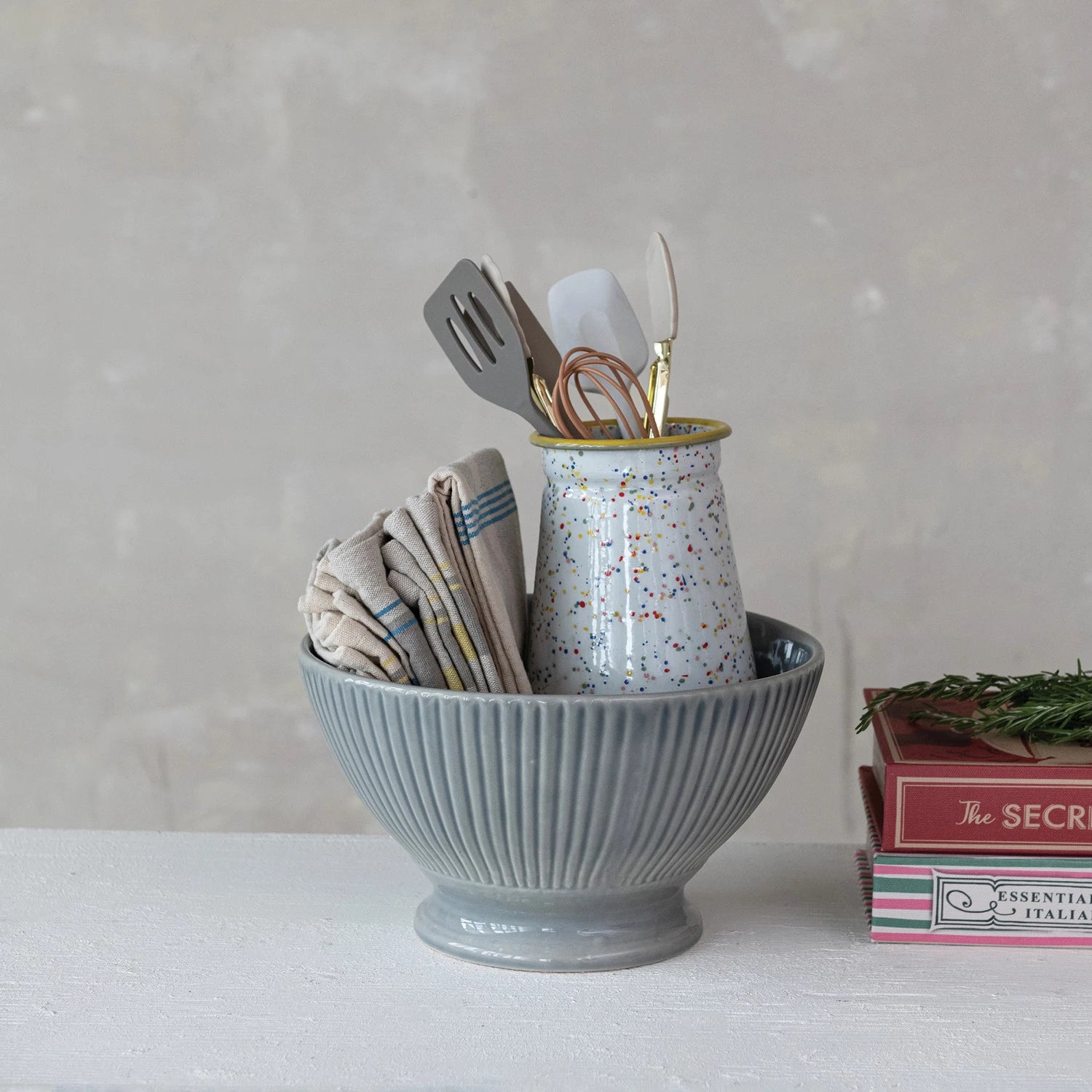 Elegant Fluted Serving Bowl - Premium Ceramic Fruit Salad Dessert Dish for Entertaining, Parties & Home Decor - Perfect for Salads, Snacks & Centerpieces