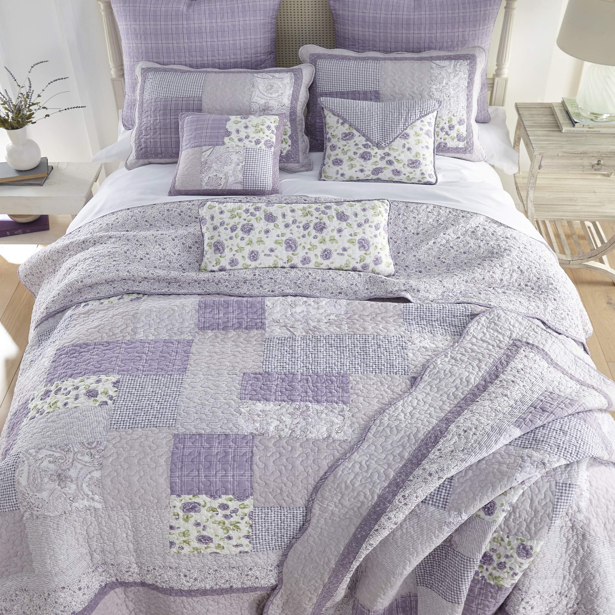 Donna Sharp King Size Quilt - Lavender Rose Cotton Patchwork Bedspread | Contemporary Design, Machine Washable | Perfect for Master Bedroom, Guest Room & Cozy Home Decor