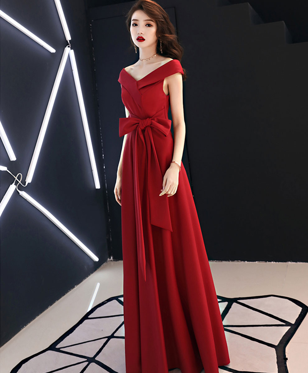 Elegant Red V-Neck Long Prom Dress for Women - Formal Evening Gown for Parties, Homecoming, and Special Occasions