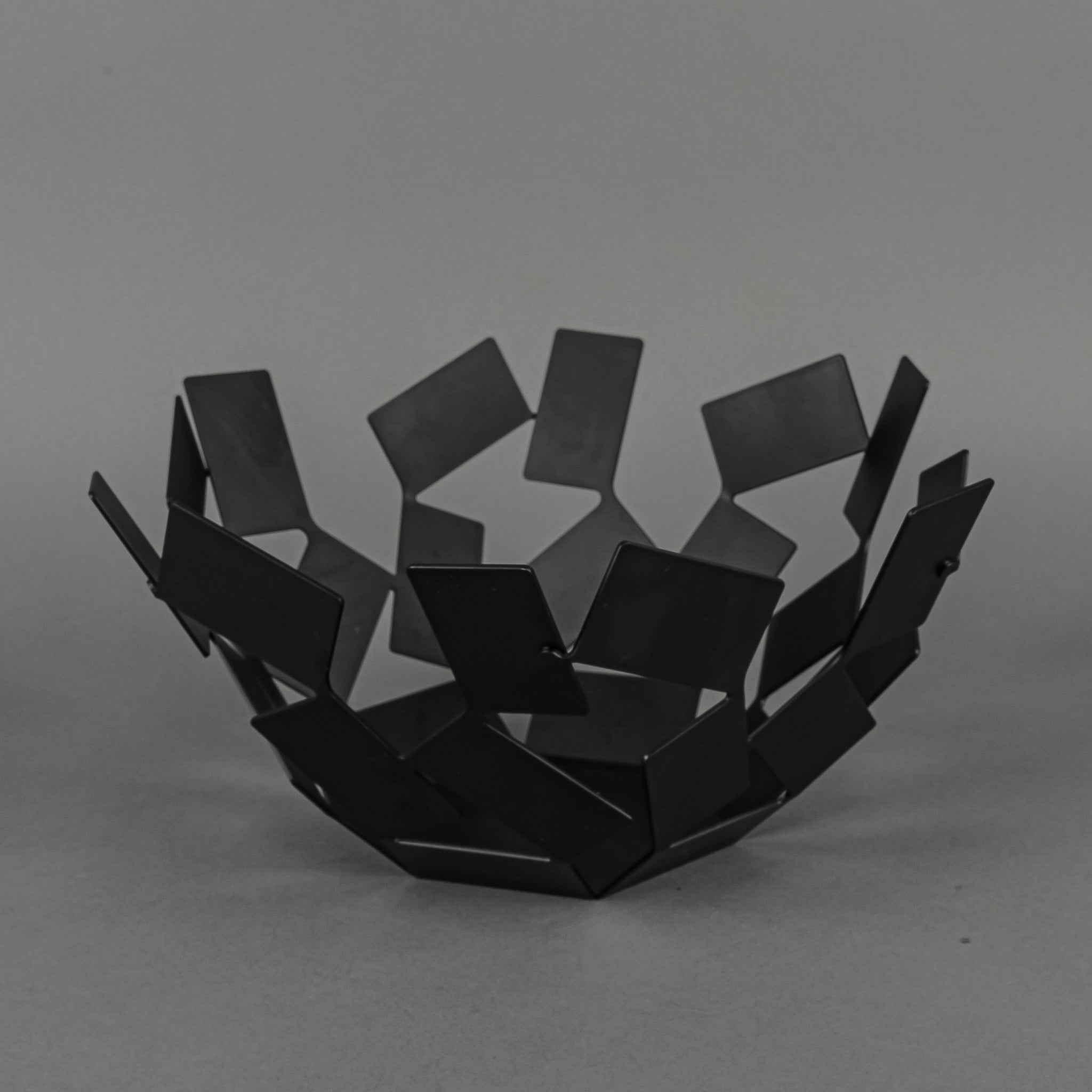 Alessi Mario Trimarhi LA STANZA DELLO SCIROCCO Black Bowl - Elegant Serving Bowl for Dining, Kitchen Decor & Gift Ideas