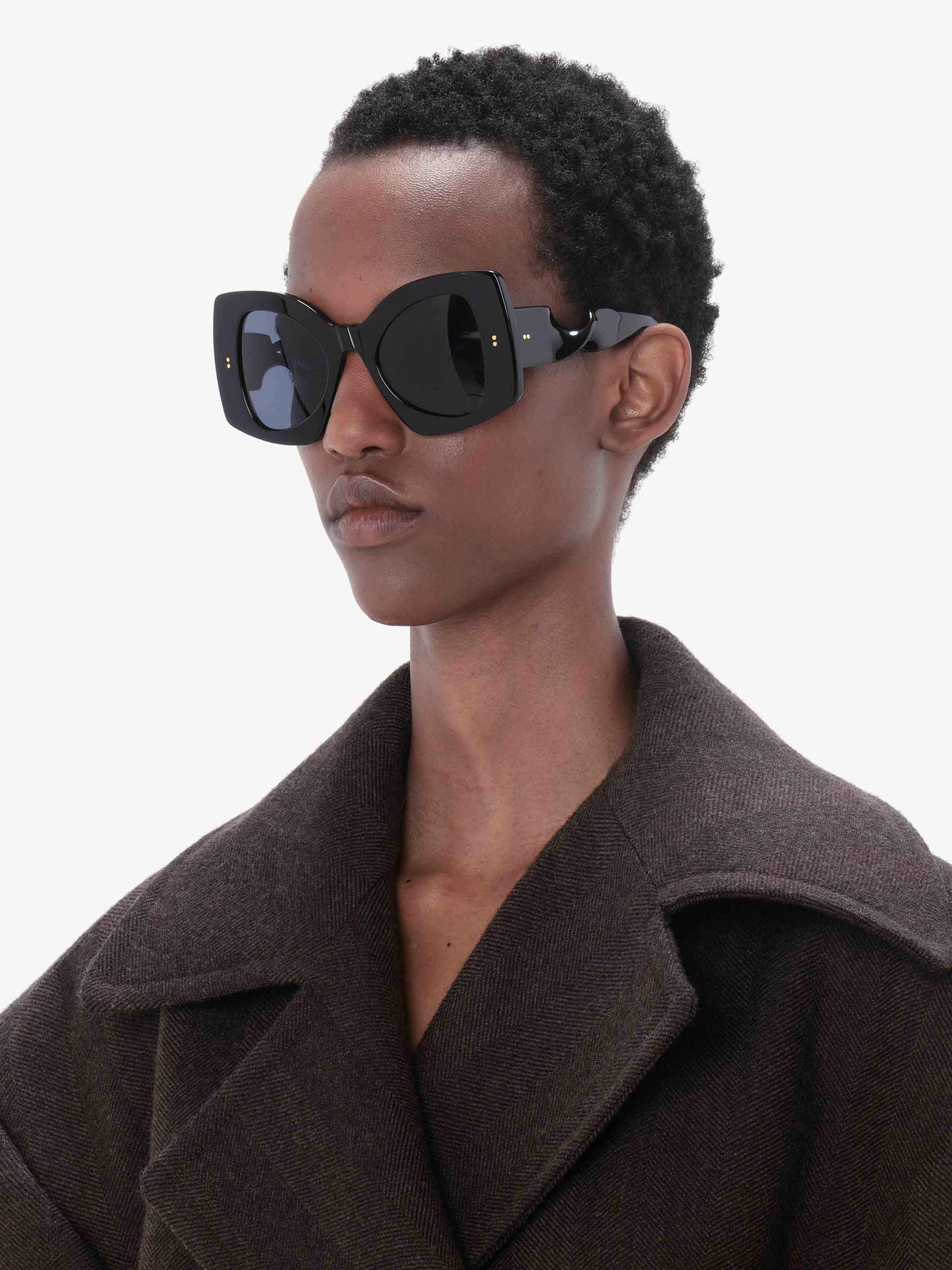 Stylish Butterfly Sunglasses for Women - UV Protection Fashion Shades - Perfect for Beach, Driving & Outdoor Activities
