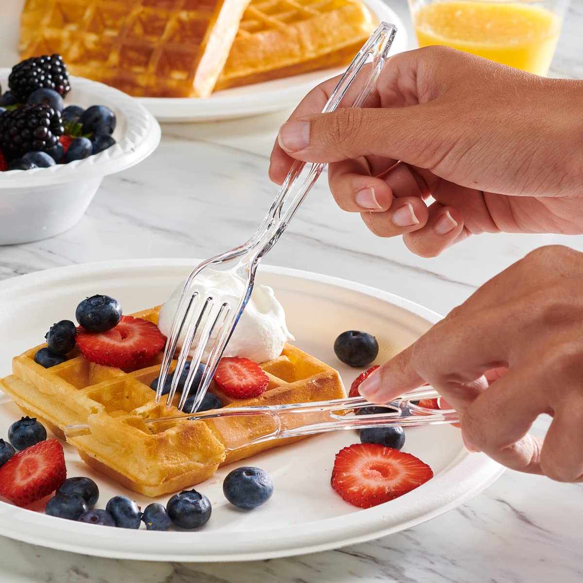 50-Pack Heavyweight Clear Plastic Knives - Durable Disposable Cutlery for Parties, Picnics, BBQs & Catering Events