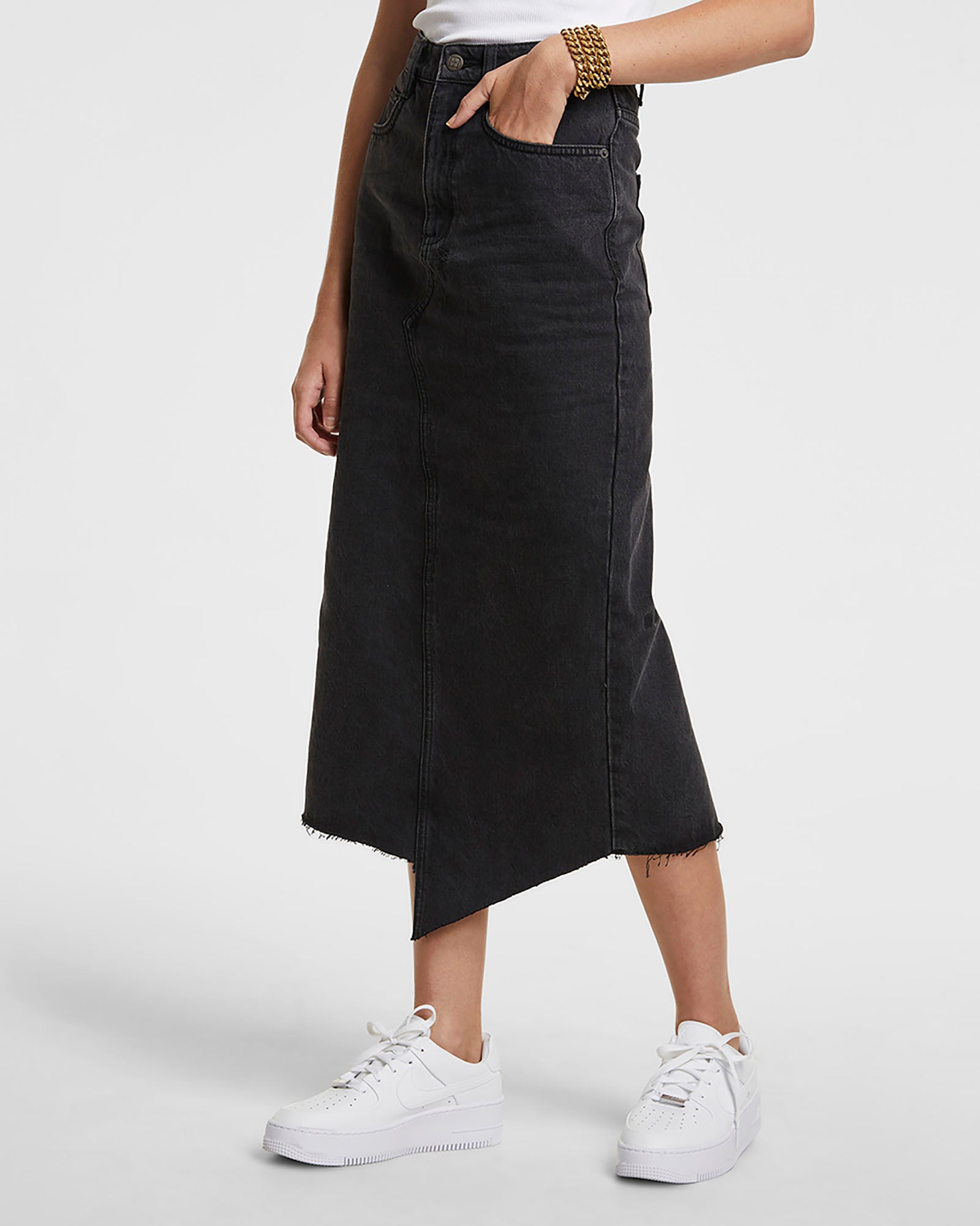 Stylish Black Jagged Hem Skirt for Women | Trendy Downtown Fashion | Perfect for Night Out, Party & Casual Wear