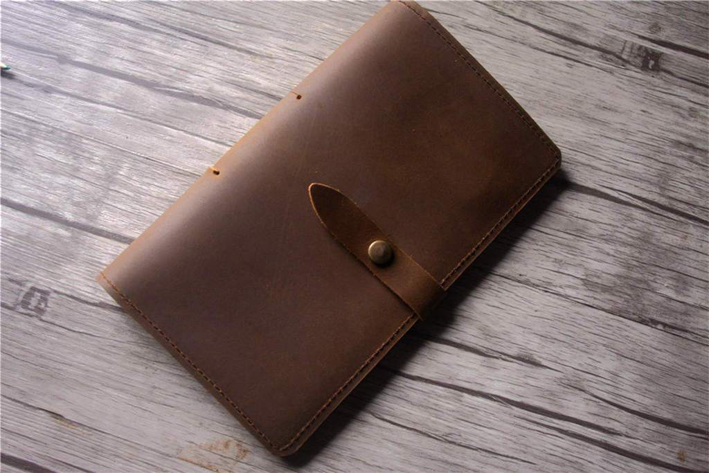 Vintage Distressed Leather Travelers Notebook Journal - Yellowish Brown Cover, Refillable Notebook for Writing, Sketching & Travel Journaling - Perfect Gift for Writers & Adventurers
