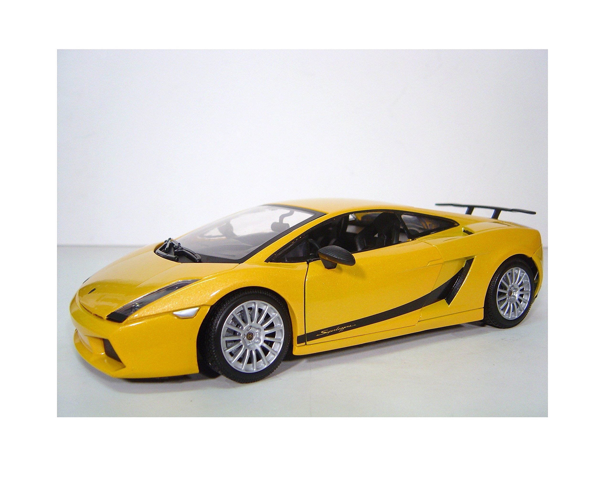 1:18 Scale Lamborghini Gallardo Superleggera Diecast Model Car - Premium Collectible Toy for Adults & Kids - Perfect for Display, Gift Giving & Racing Play Scenes