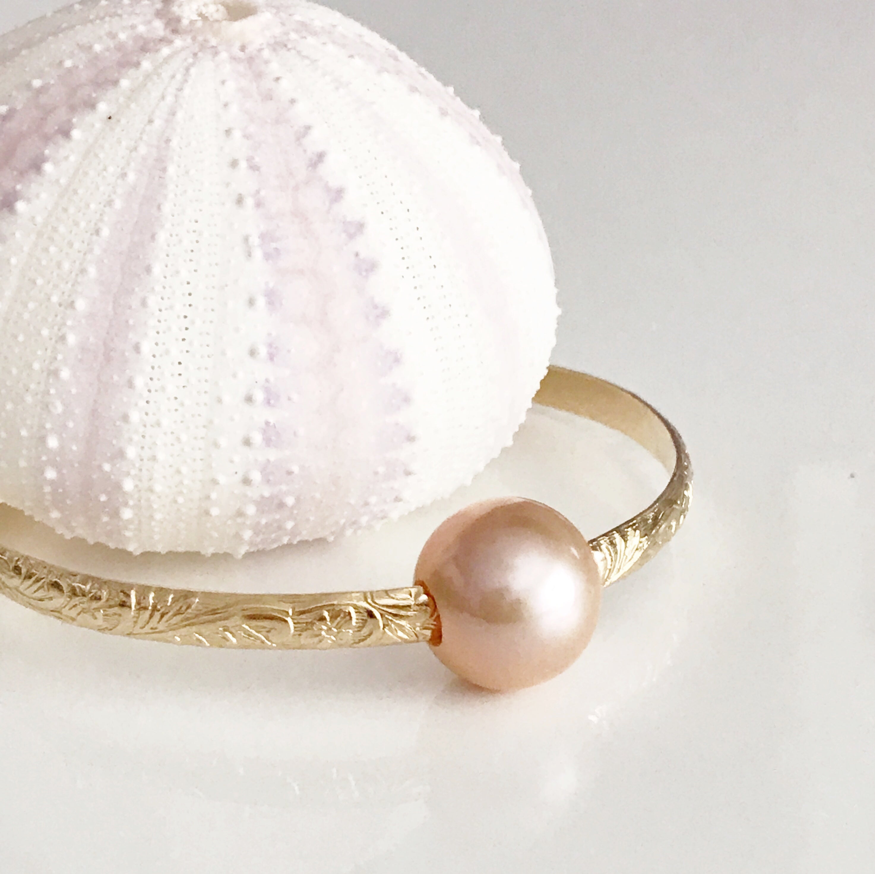 Bangle ALII Pink Edison Pearl Bracelet (B315) - Elegant Jewelry for Women, Perfect for Parties, Weddings & Special Occasions