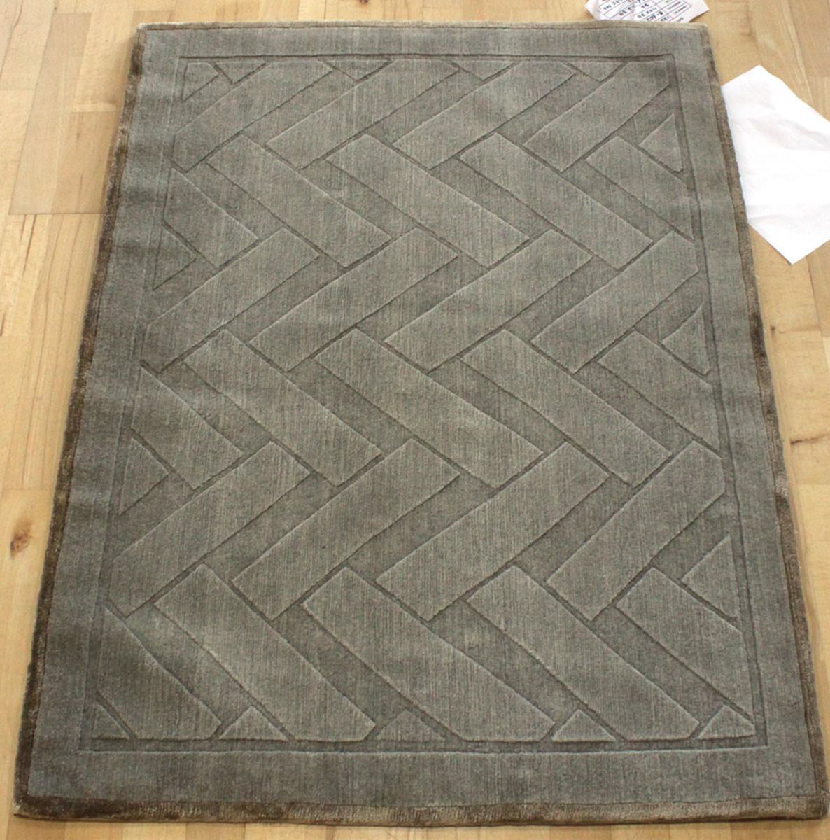 Handwoven Contemporary Basket Weave Rug - J31636 - Perfect for Boho Chic Living Room, Bedroom, or Office Decor