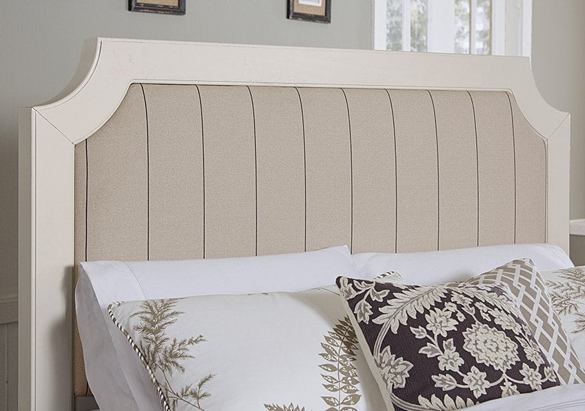Bungalow Style Home Decor & Furniture - Cozy & Charming Designs for Living Room, Bedroom & Outdoor Spaces