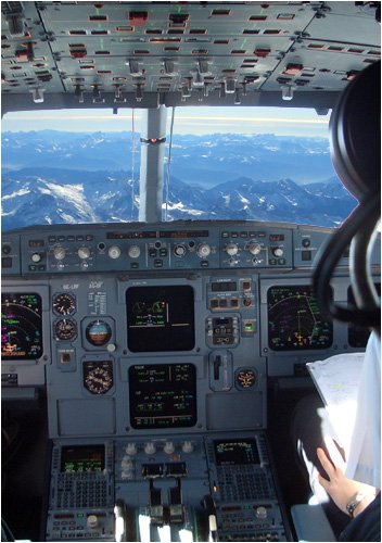 PilotsEYE.tv Special Alpine Route - Wien to Barcelona A321 Cockpit Flight DVD | Austrian Airlines In-Flight Experience | Perfect for Aviation Enthusiasts & Pilot Training