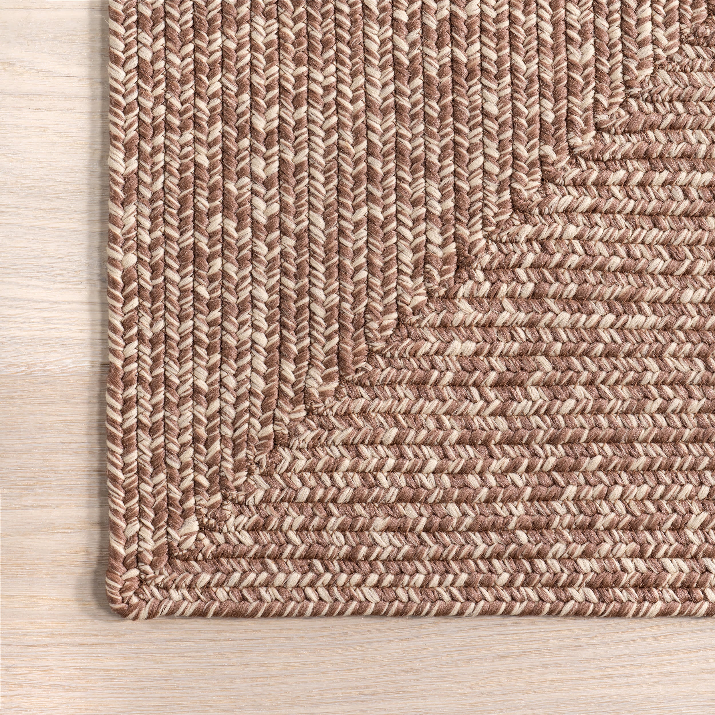 Hand Woven Indoor Outdoor Rug - Durable & Stylish Brown Braided Floor Mat for Living Room, Patio, or Deck