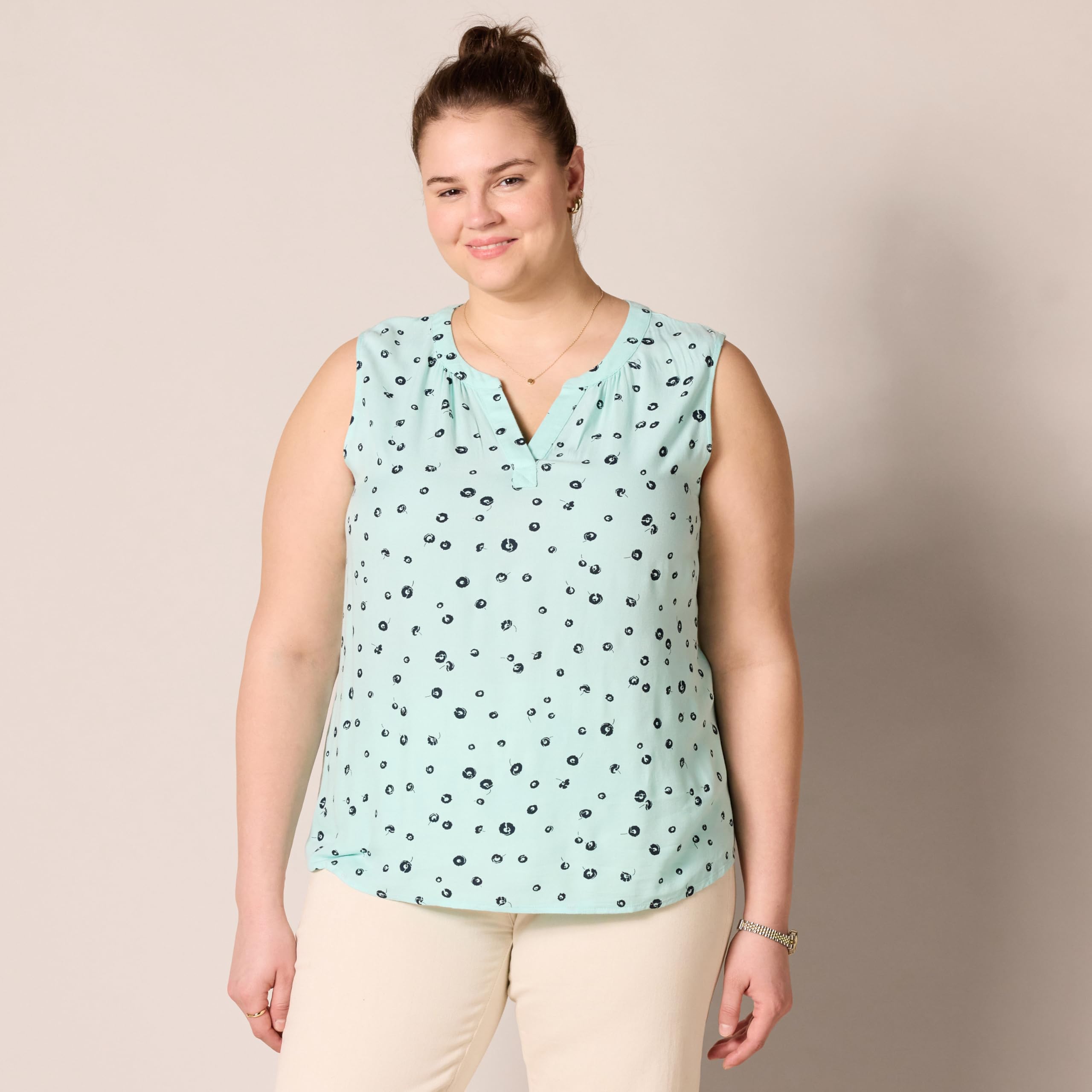 Amazon Essentials Women's Sleeveless Woven Shirt - Lightweight Summer Blouse for Work & Casual Wear | Breathable Comfort for Office, Travel & Outdoor Activities