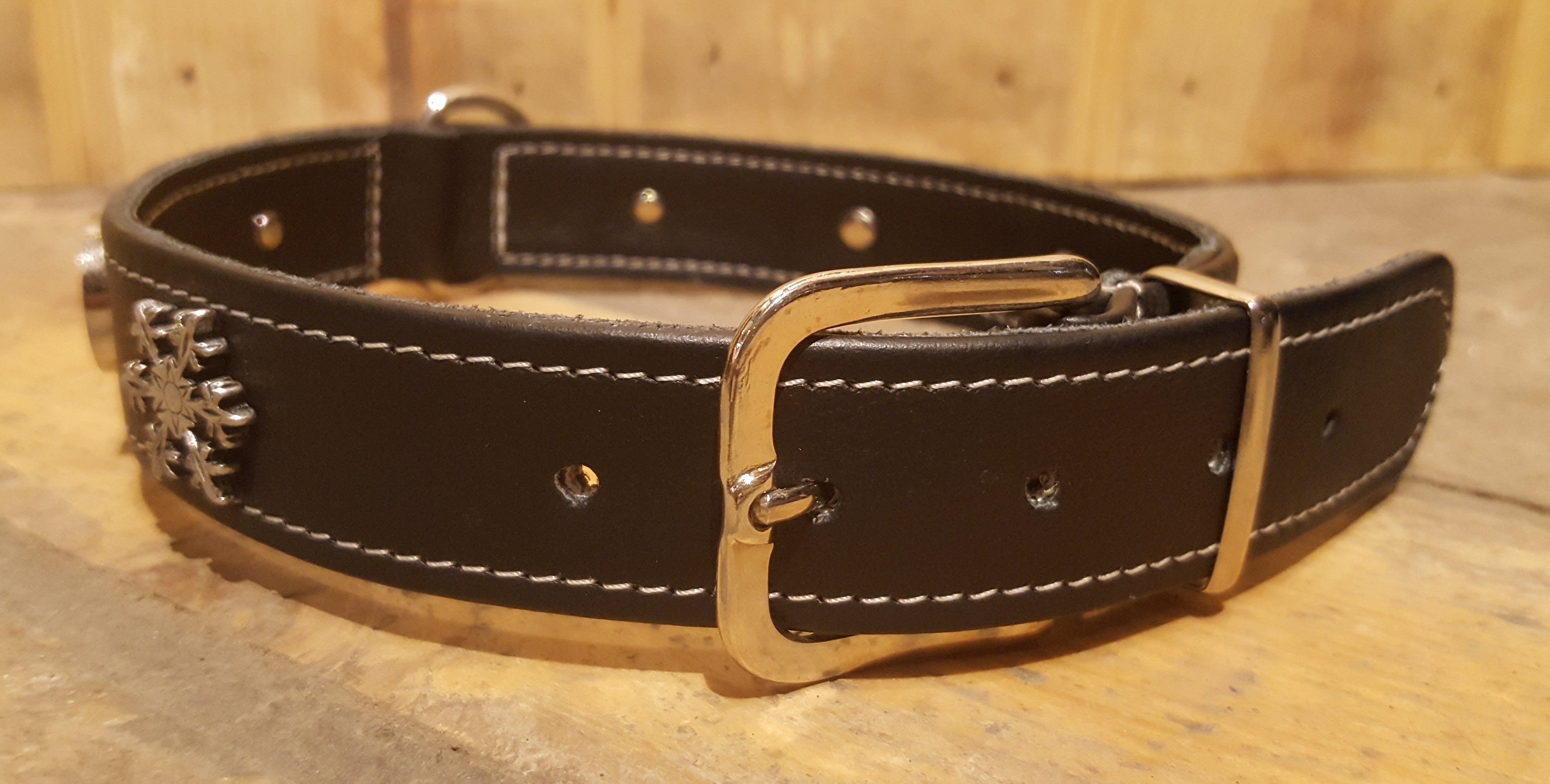 Heidi Snowflake Swiss Cross Dog Collar - Stylish & Durable Pet Collar for Small Medium Dogs - Perfect for Christmas, Winter Walks & Holiday Photos