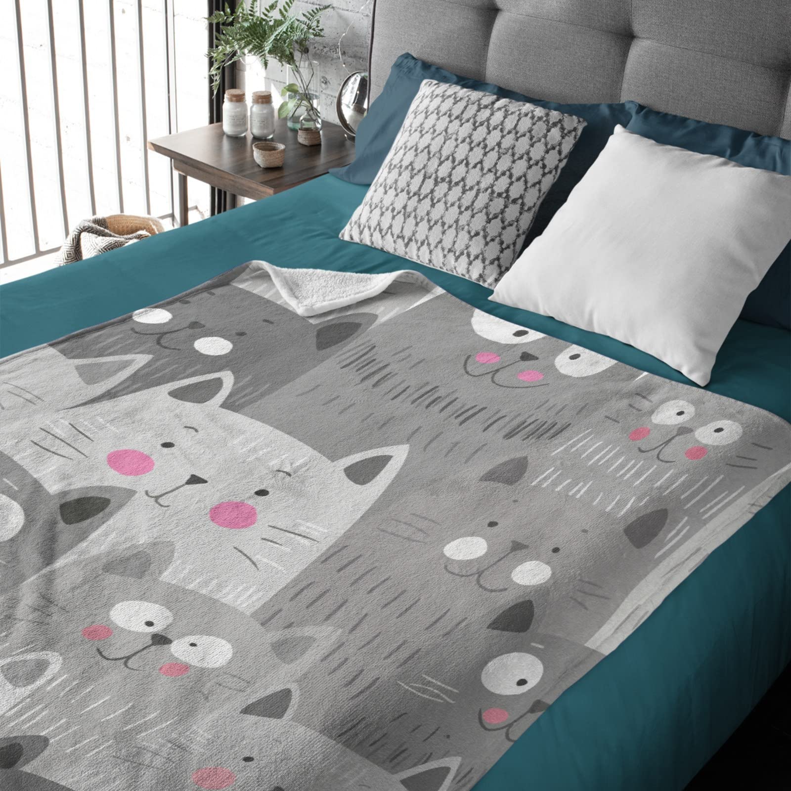 Darani Cute Cats Blanket - Lightweight, Super Soft & Cozy Flannel Throw Blanket (40x30 Inches) - Perfect for Pet Beds, Sofa, Travel & Home Decor - Warm & Comfortable for Cats & Small Pets