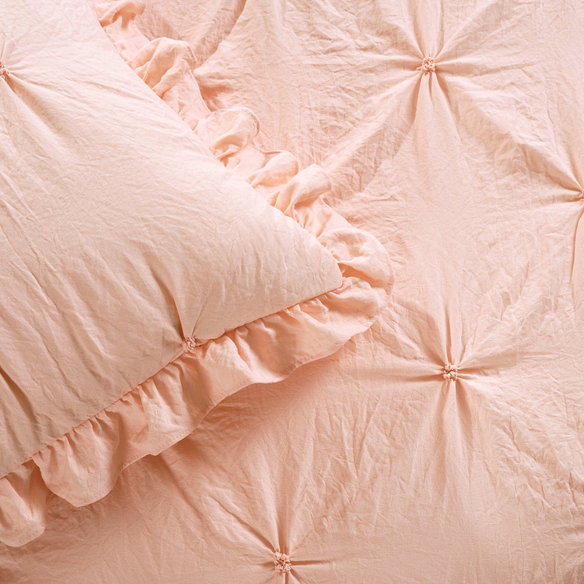 Ravello Pintuck Ruffle Skirt Bedspread Set - Elegant Queen Size Bedding with Ruffled Design for Master Bedroom Decor | Perfect for Guest Rooms, Hotels & Luxury Home Styling