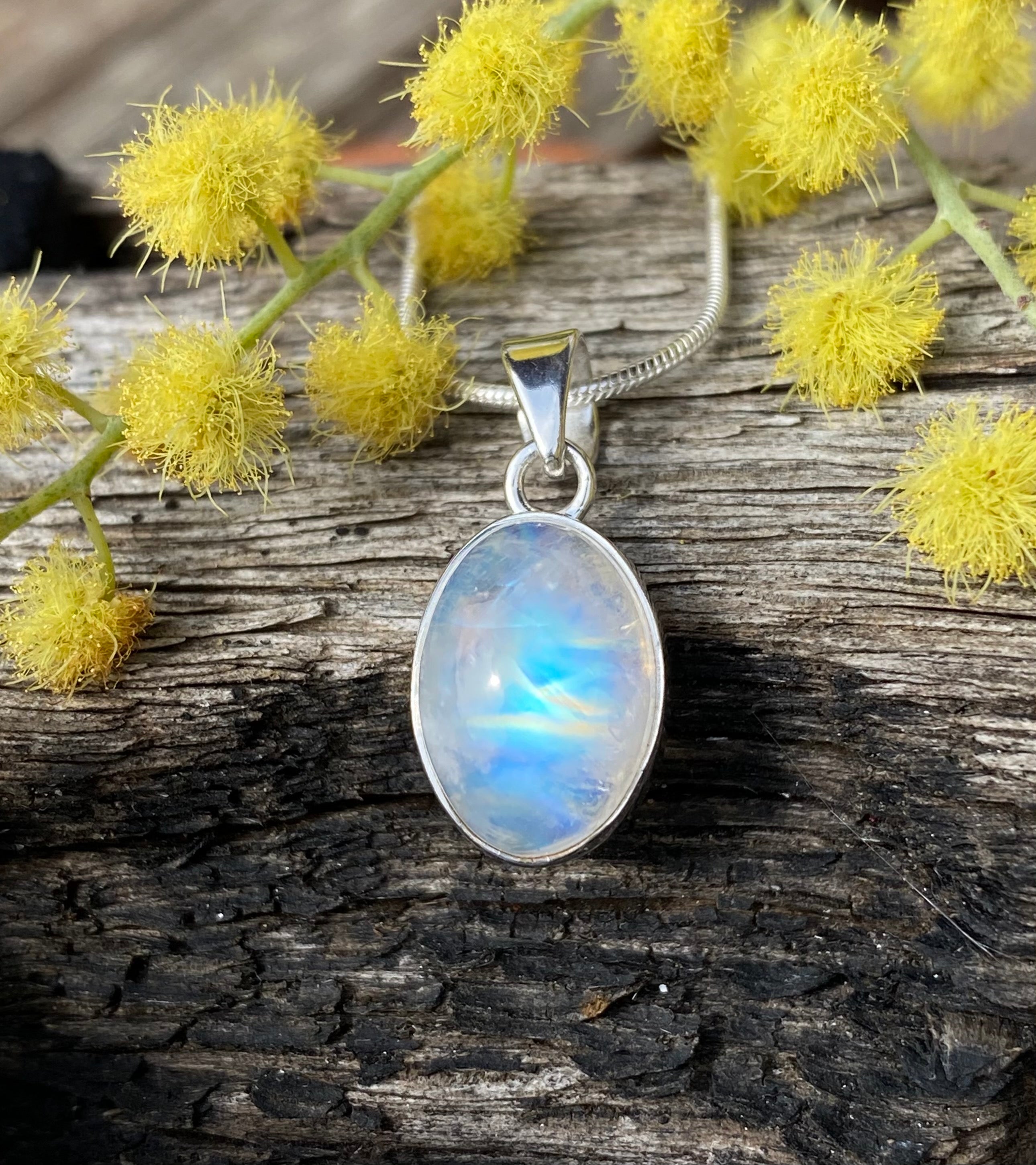 Natural Rainbow Moonstone Pendant Necklace for Women - Healing Crystal Jewelry for Spiritual Protection & Positive Energy - Perfect for Meditation, Yoga & Everyday Wear