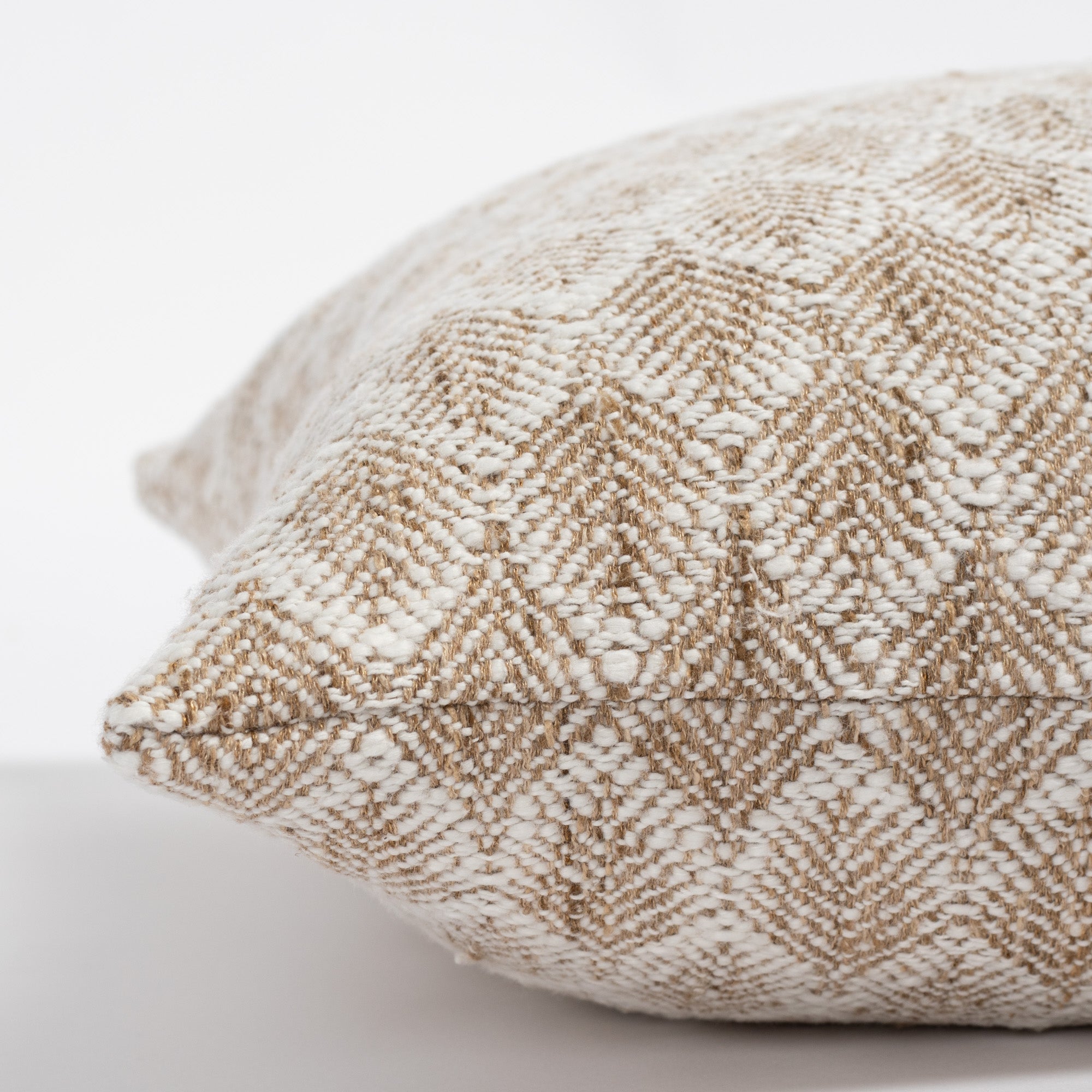 Premium 20x20 Burlap Pillow Cover - Farmhouse Decor for Sofa, Bed & Living Room - Eco-Friendly & Durable Home Accent