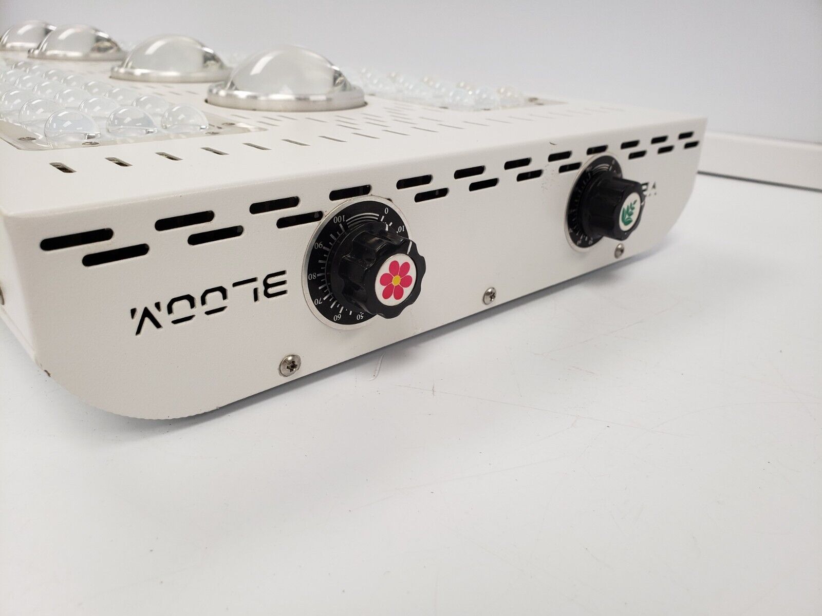 Maxbloom X8 Plus Full Spectrum LED Grow Light for Indoor Plants - Hydroponics, Greenhouse & Home Gardening