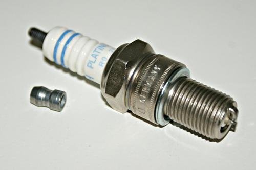 BOSCH Platinum Iridium Spark Plug Set of 4 (0241247500) - OEM Replacement for Improved Engine Performance & Fuel Efficiency - Perfect for Cars, Trucks & SUVs