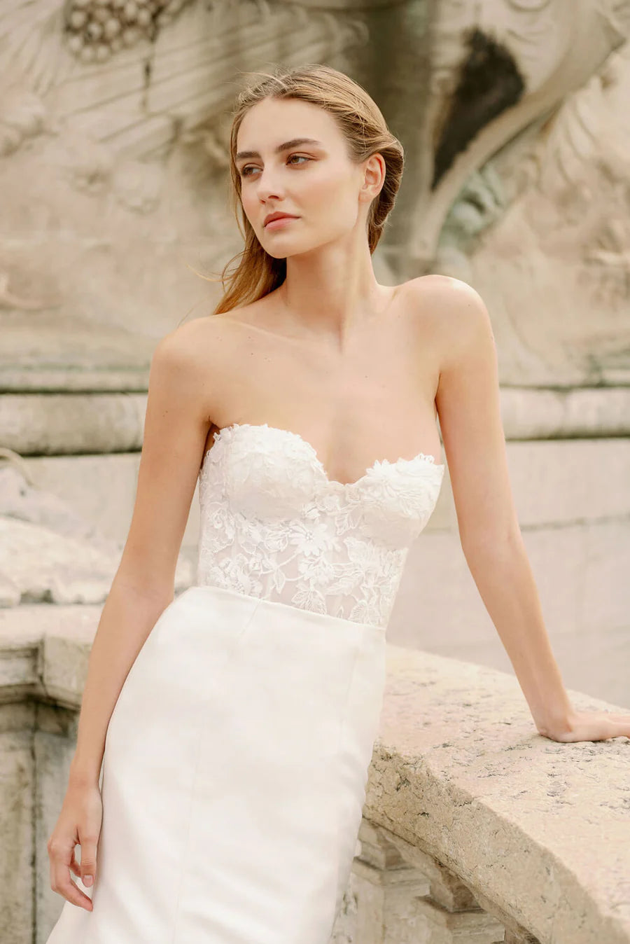 Monique Lhuillier BL24104 Wedding Dress Size 12 - Elegant Bridal Gown for Church Ceremony & Reception