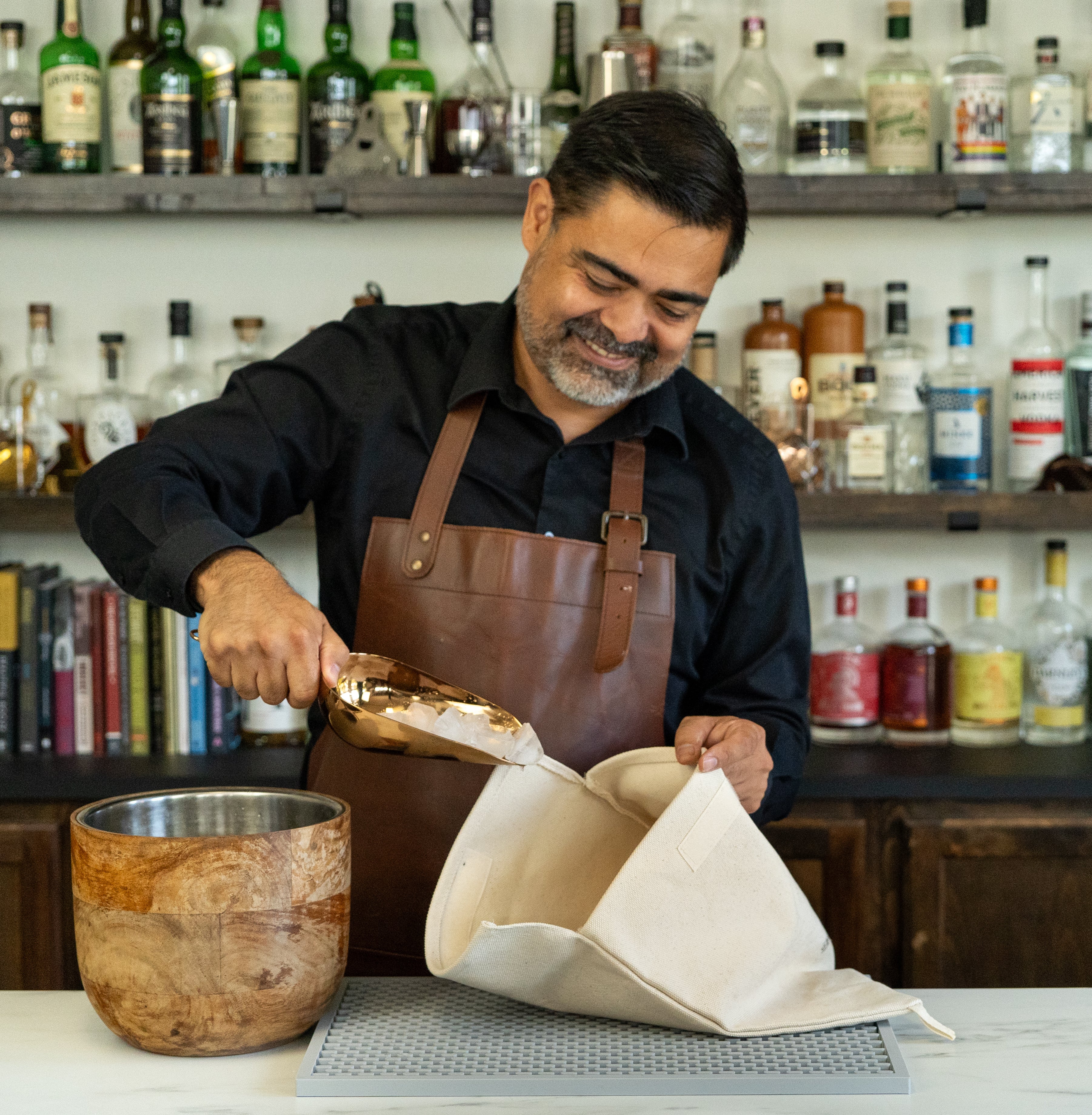 Premium Black Lewis Bag - Durable Ice Crusher for Cocktails & Bartending - Perfect for Home Bars, Parties & Mixology Enthusiasts